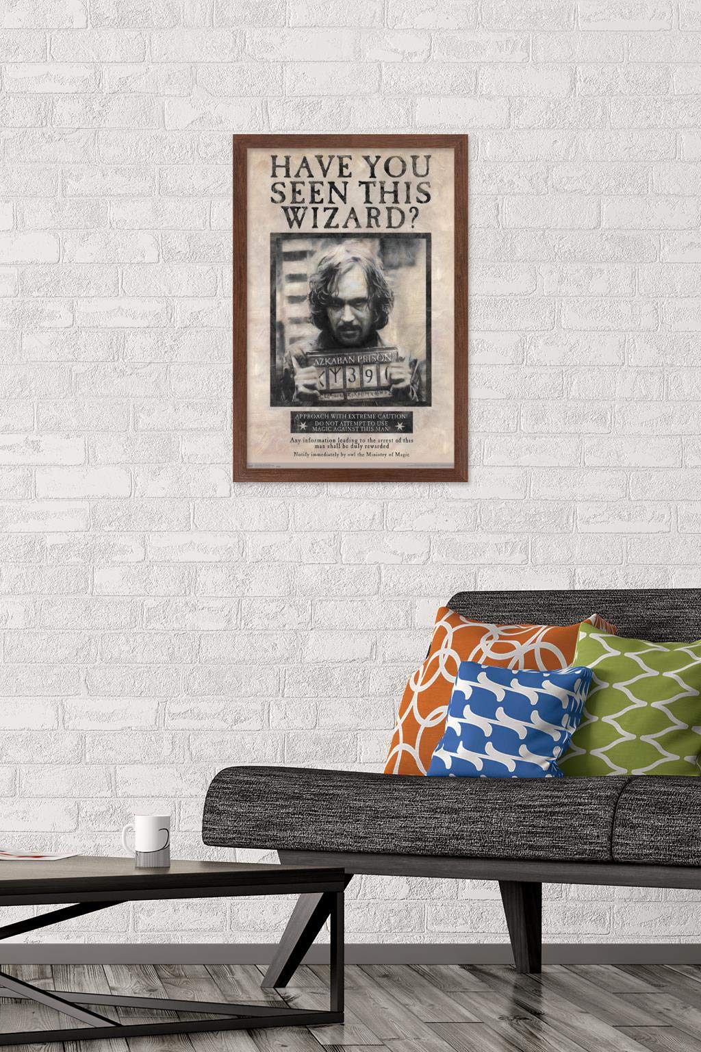 Trends International The Wizarding World: Harry Potter - Sirius Black Wanted Poster Wall Poster, 14.725'' X 22.375'', Mahogany F