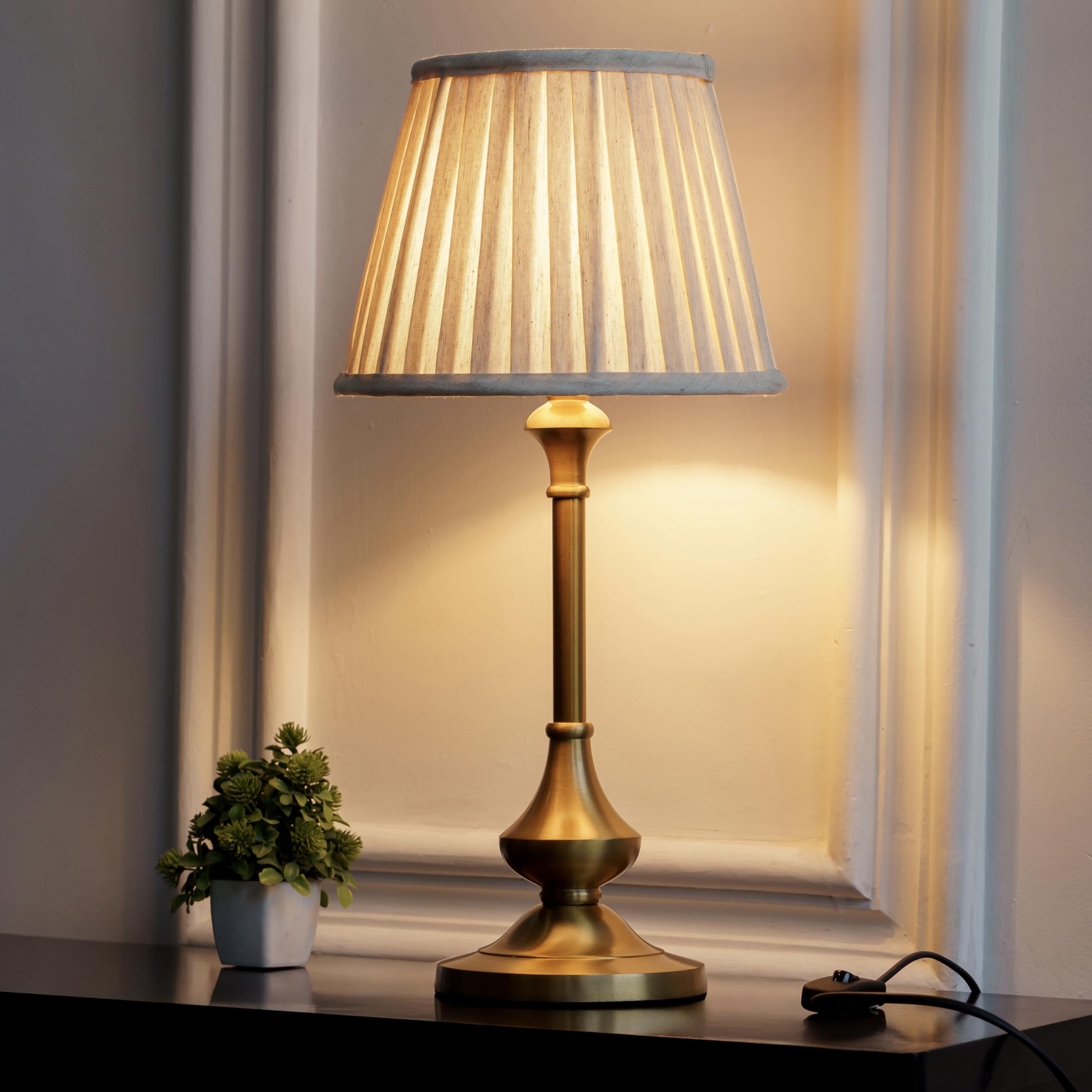 Divine Trends Brass Antique Finish Gold Table Lamp Sleek With Off White 10 Inch Lampshade For Bedroom, Bedside, Living Room, Hom