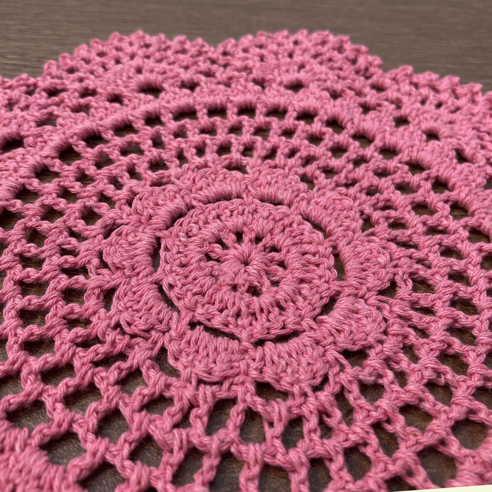 Hsvanyr Round Crochet Cotton Placemats Doily Floral Design Fabric Coasters Doilies Pack, Set Of 2 Pink Glass Bowl Dish Dining Ta