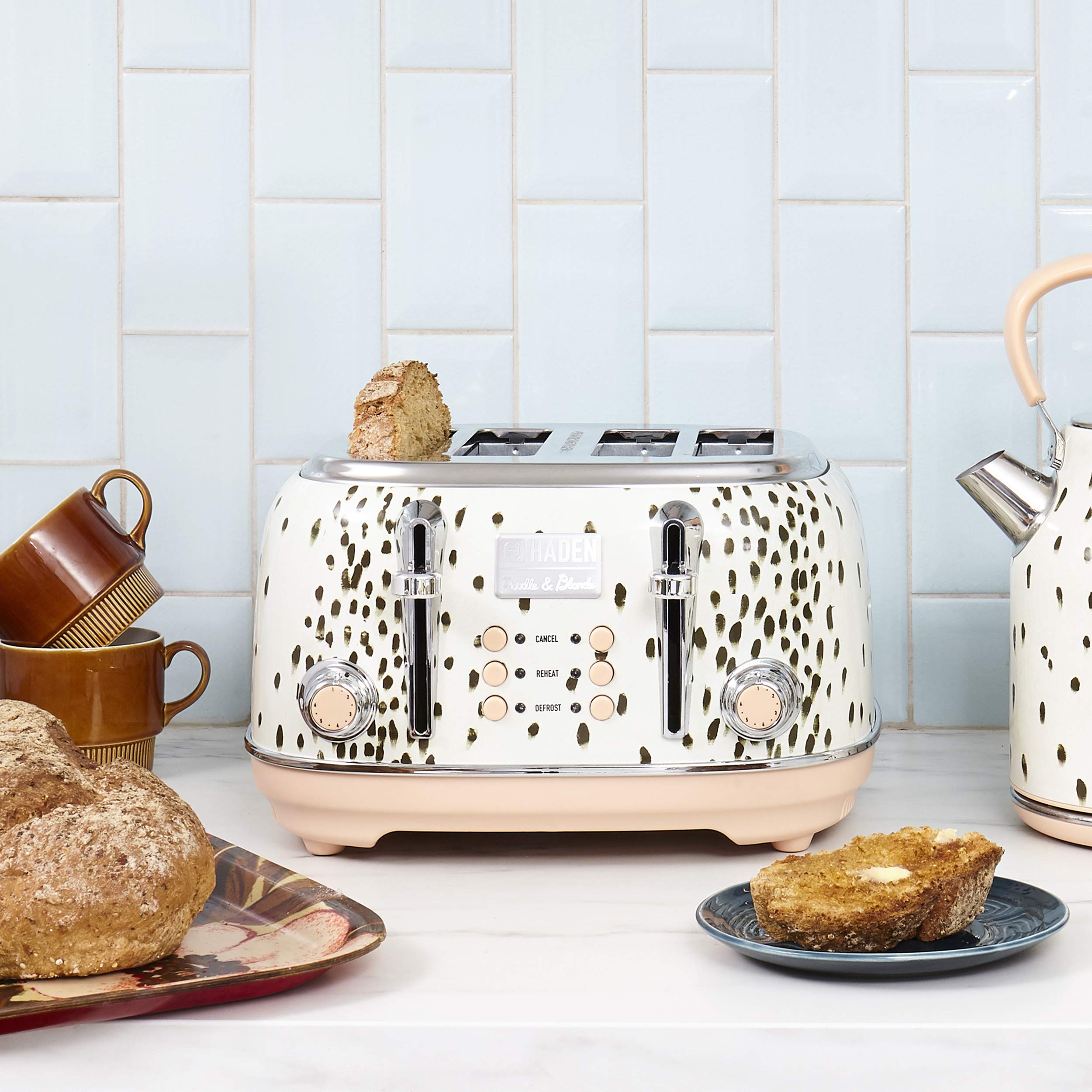 Haden 75024 4-Slice Toaster, Wide Slot With Removable Crumb Tray And Settings, White/Brown Spots/Pink