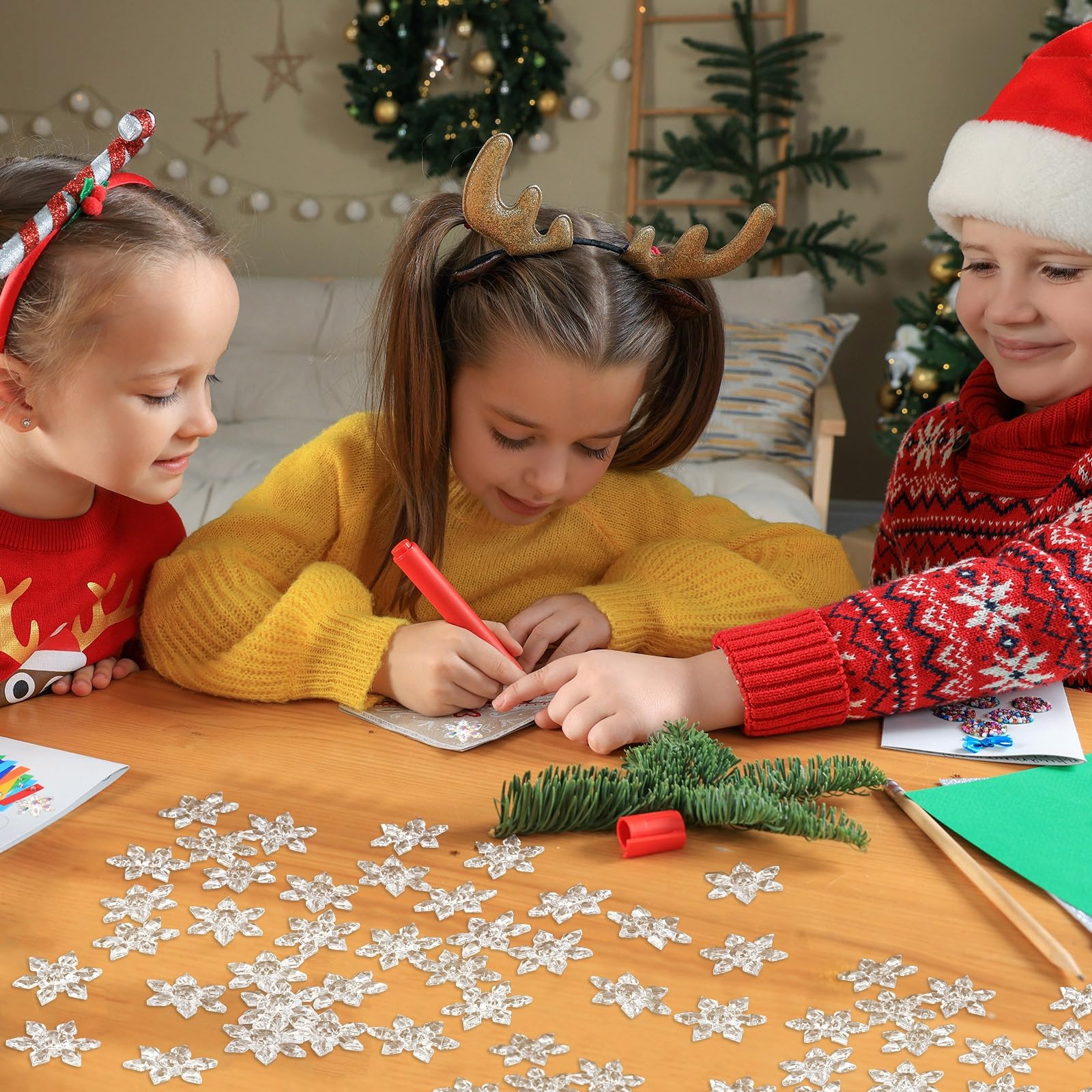 BOARDFEB 240Pcs Winter Acrylic Snowflake Ornaments, 3D Translucent Snowflake Crystals Gems Christmas Xmas Pendant Beads DIY Craf