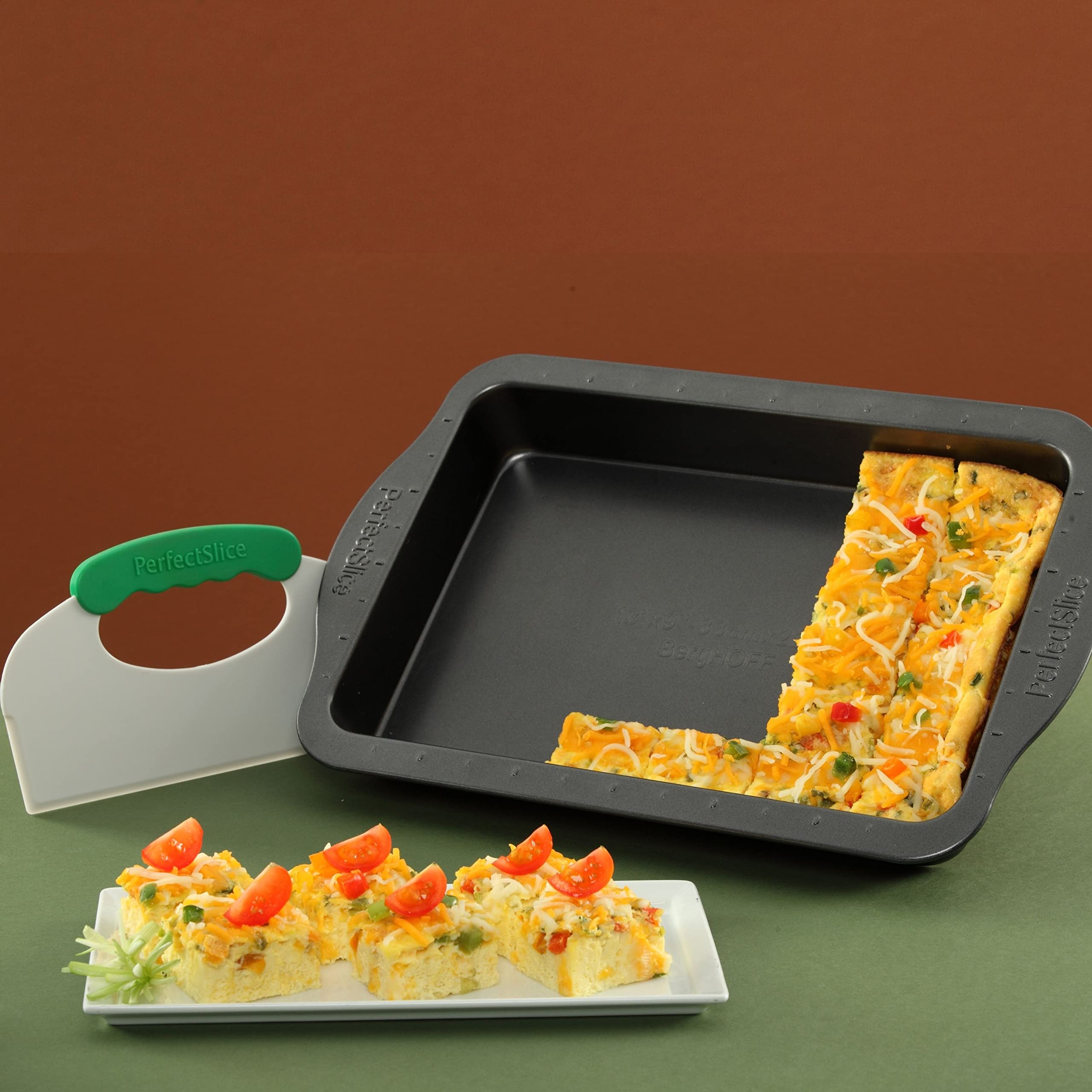 Berghoff Perfect Slice 9'' X 13' Inch Cake Pan With Cover And Perfect Slicing Tool. Creates Perfect Portions Of Your Baking And
