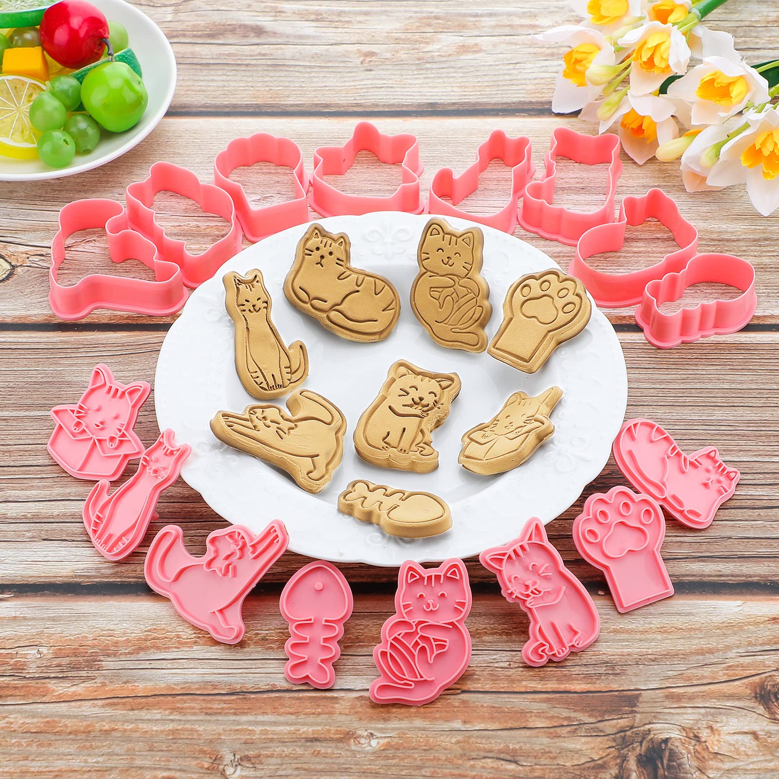 8 Pcs Cat Cookie Cutters With Plunger Stamps Set 3D Cat Paw Shape Biscuit Cutter Funny Cartoon Cookie Stamps Stamped Embossed Ca