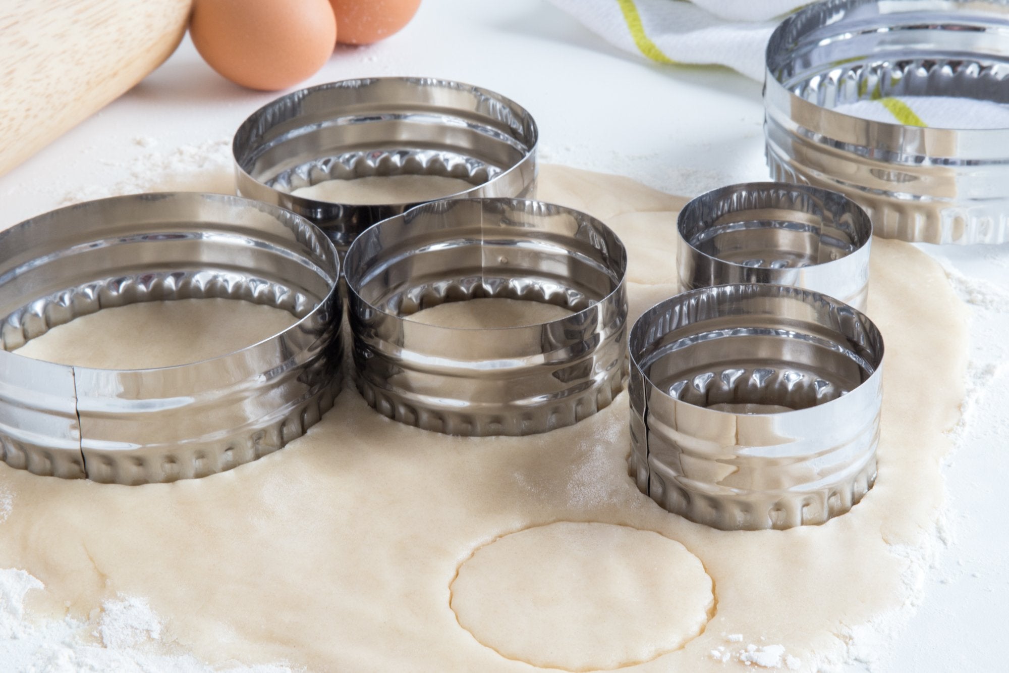 Fox Run Plain And Crinkled Circle Cookie Cutters, 1.5 X 4.5 X 4.5 Inches, Metallic