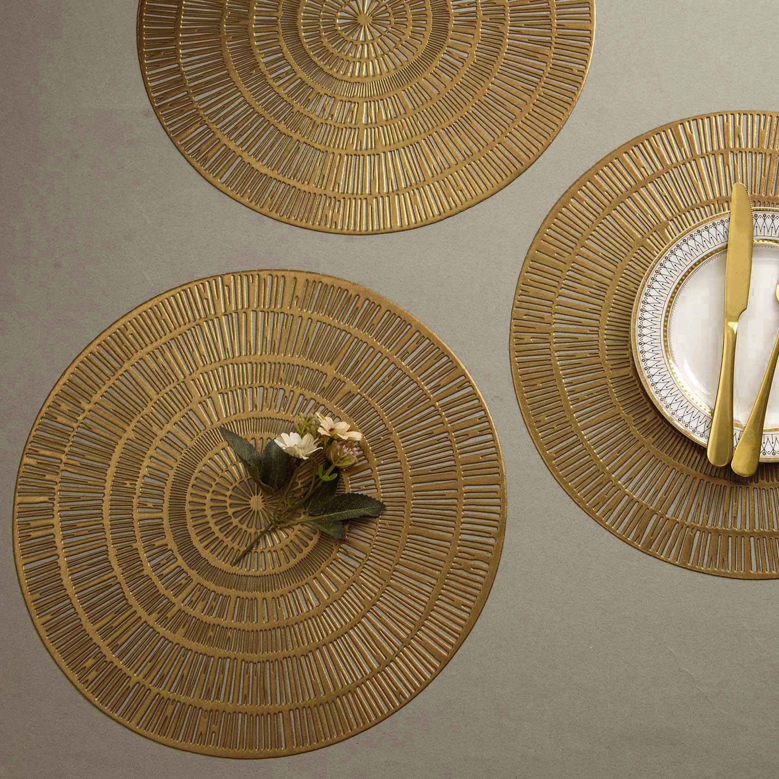 Funwheat Round Gold Mentalic Placemats Set Of 6 Washable Easy Clean Place Mats Indoor Outdoor Shining Table Mats(Gold Circle)