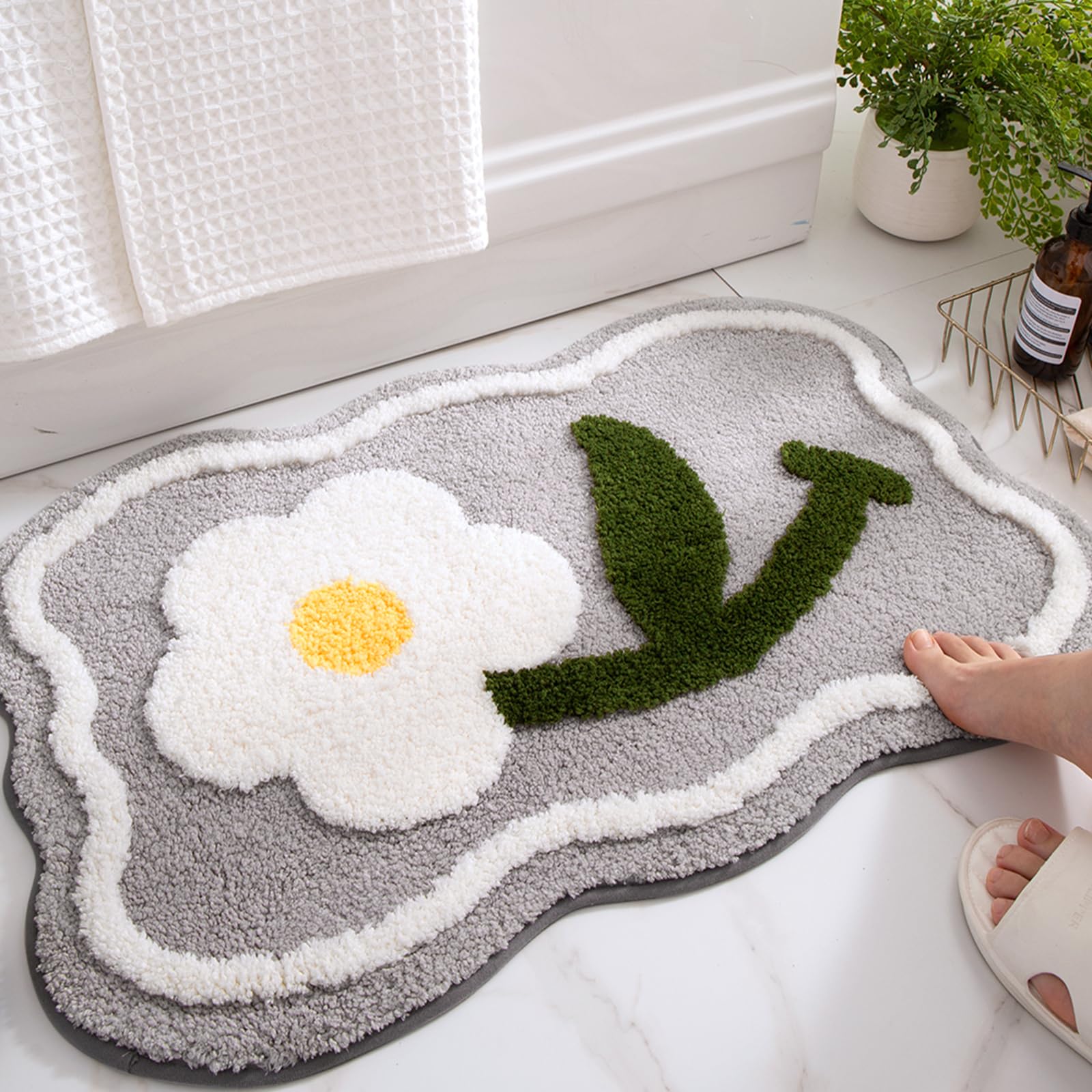 Ptaexcel Cute Bath Mat, Extra Soft Grey Bathroom Rugs, High Absorbent Flower Area Rug, Non Slip Machine Washable Bathroom Mat, G