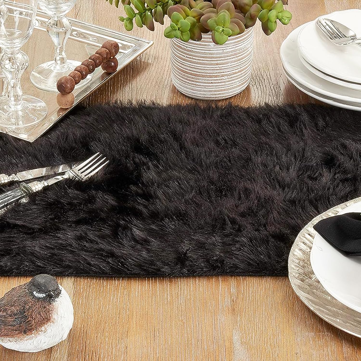 Saro Lifestyle Faux Fur Design Topper Table Runner, Black, 15''X108''
