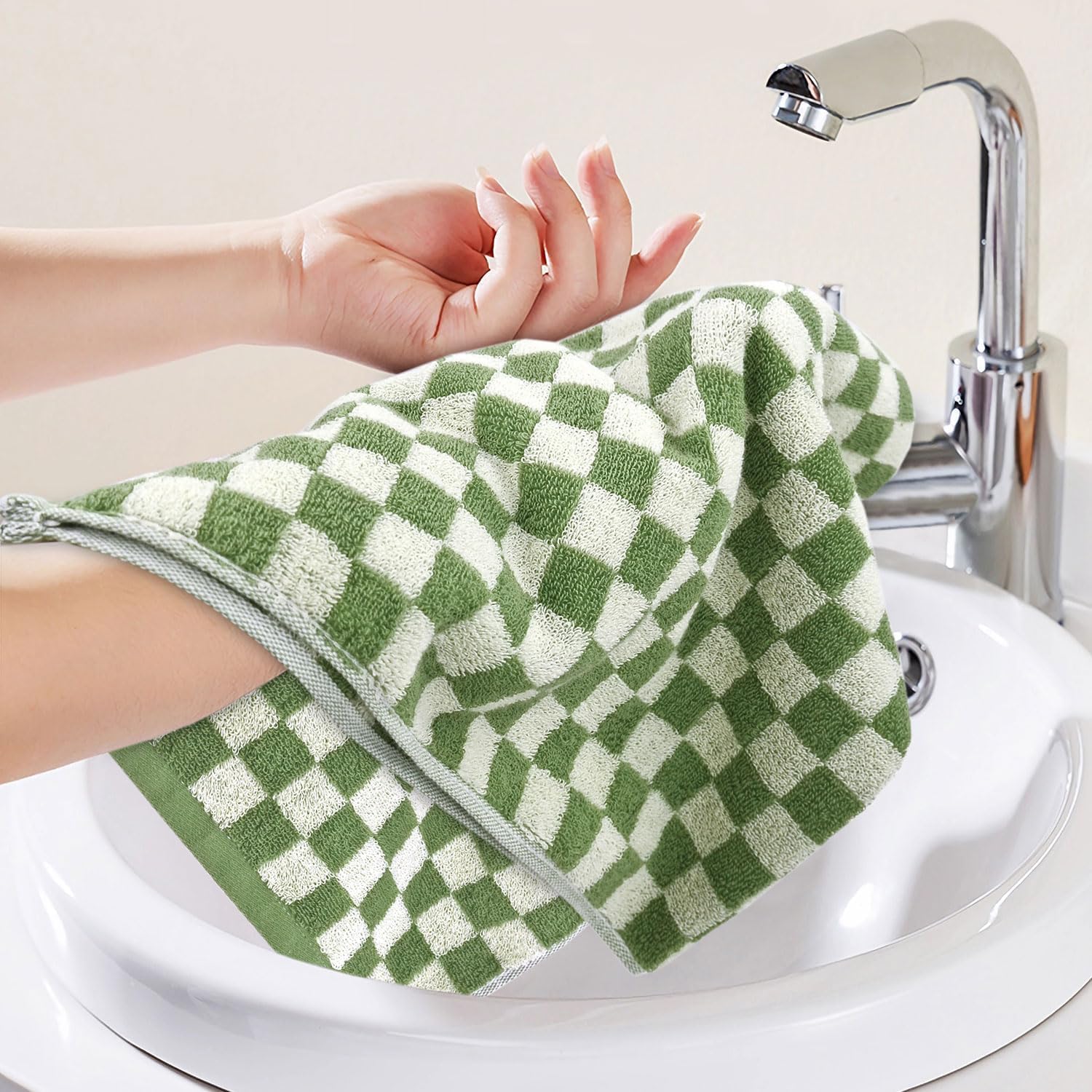 Jacquotha Green Hand Towels For Bathroom Set Of 4 - Cute Checkered Hand Towel For Kitchen Home Decor, Lightweight Bathroom Towel