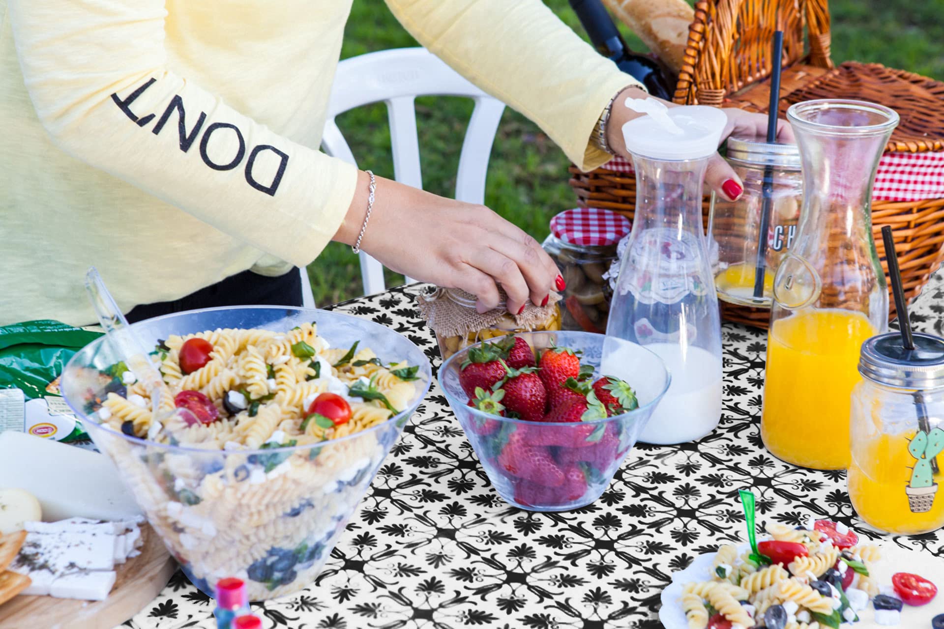 TopTableCloth Fitted Plastic Tablecloth Vinyl Black Patterned 34 x 34 in Christmas Square Card Table Cloth Elastic Corner for Folding Table Cover Picnic Birthday Camping Garden Banquet Outdoor Indoor