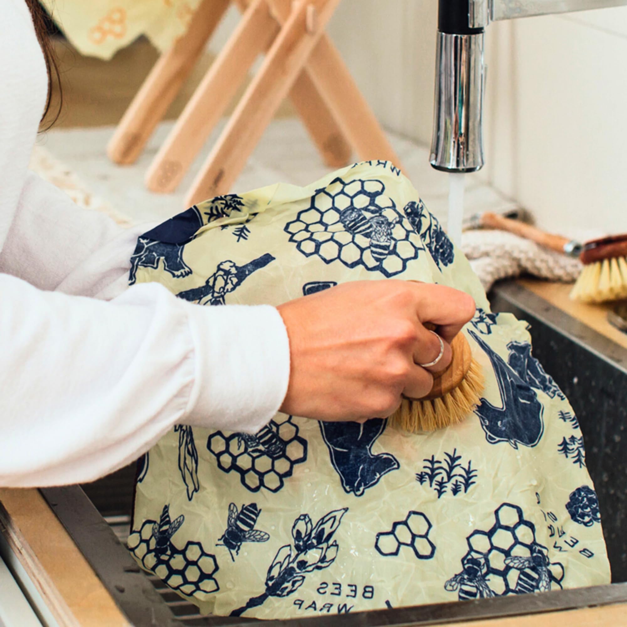 Bee'S Wrap Reusable Beeswax Food Wraps Made In The Usa, Eco Friendly Beeswax Food Wrap, Sustainable Food Storage Container, Orga