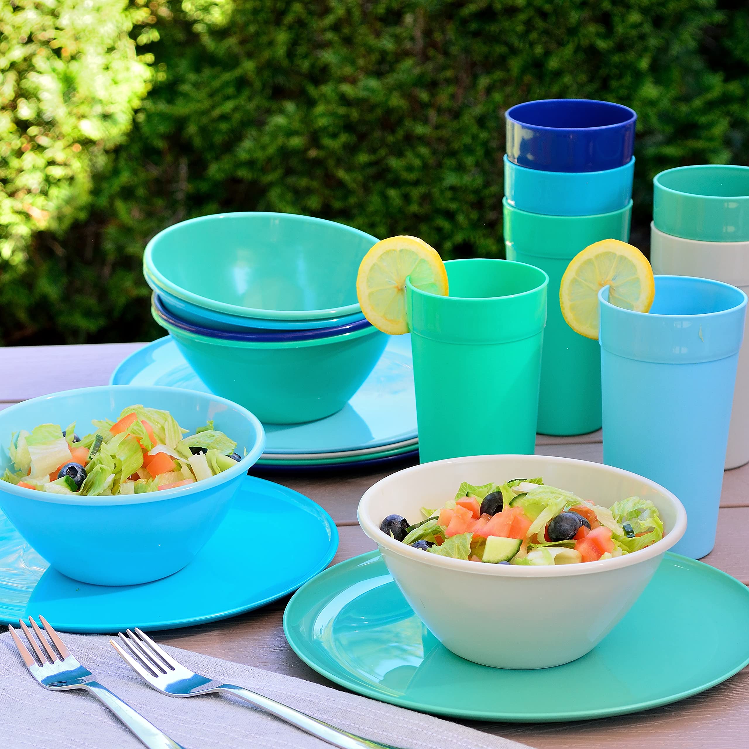 Youngever 18 Piece Plastic Kitchen Dinnerware Set, Plates, Dishes, Bowls, Cups, Service For 6 (Coastal Colors)