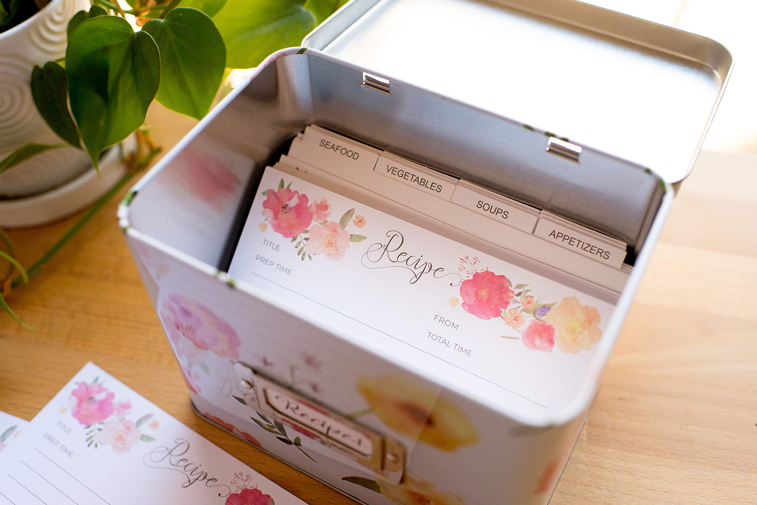 Heart & Berry Recipe Box With Cards And Dividers - Includes 24 4X6 Recipe Cards And 12 Dividers - Recipe Cards And Box Set - Com
