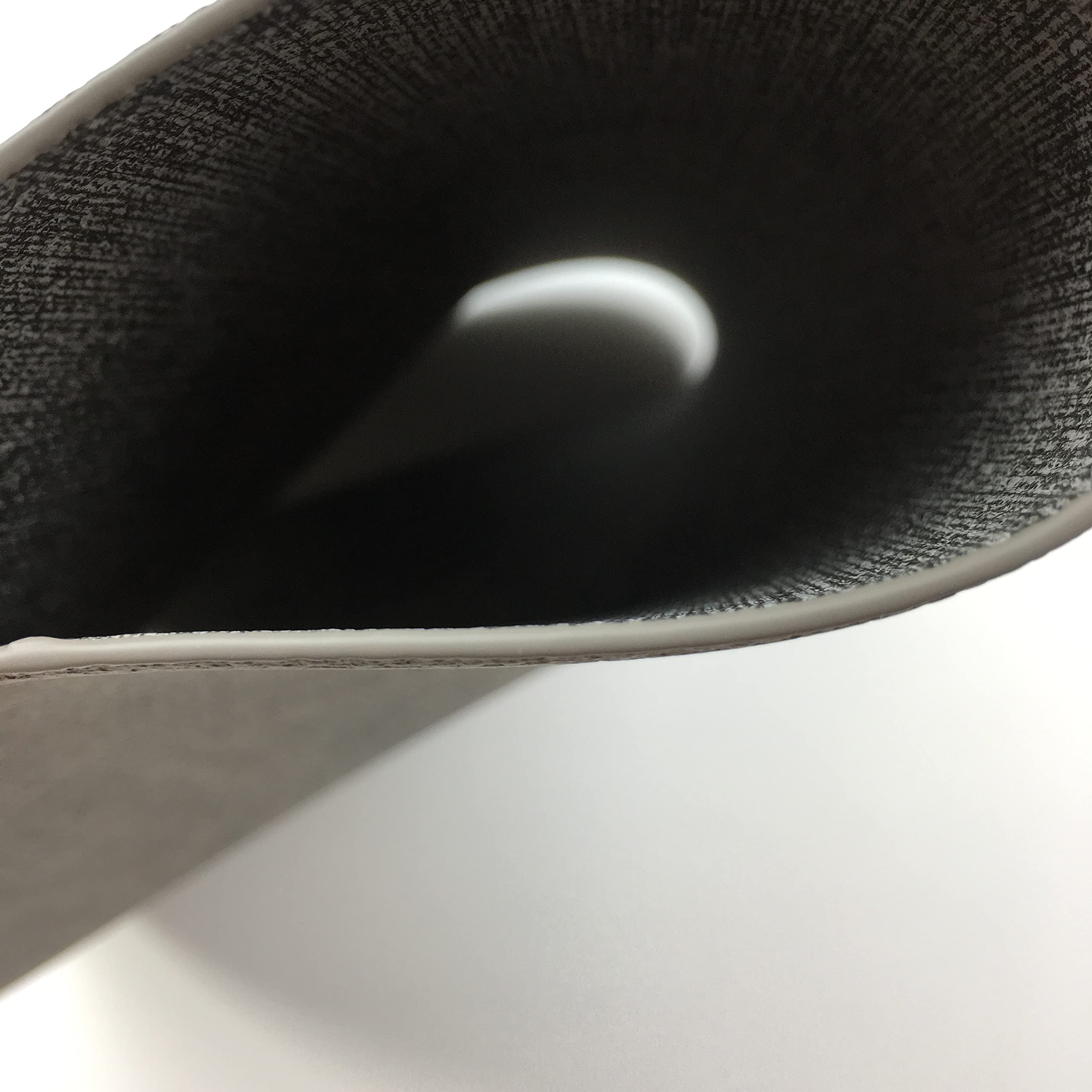 Wazaigur Waterproof Easy To Clean Non-Slip Heat Resistant Thick Faux Leather Placemats For Dining Table Set Of 8,Light Grey