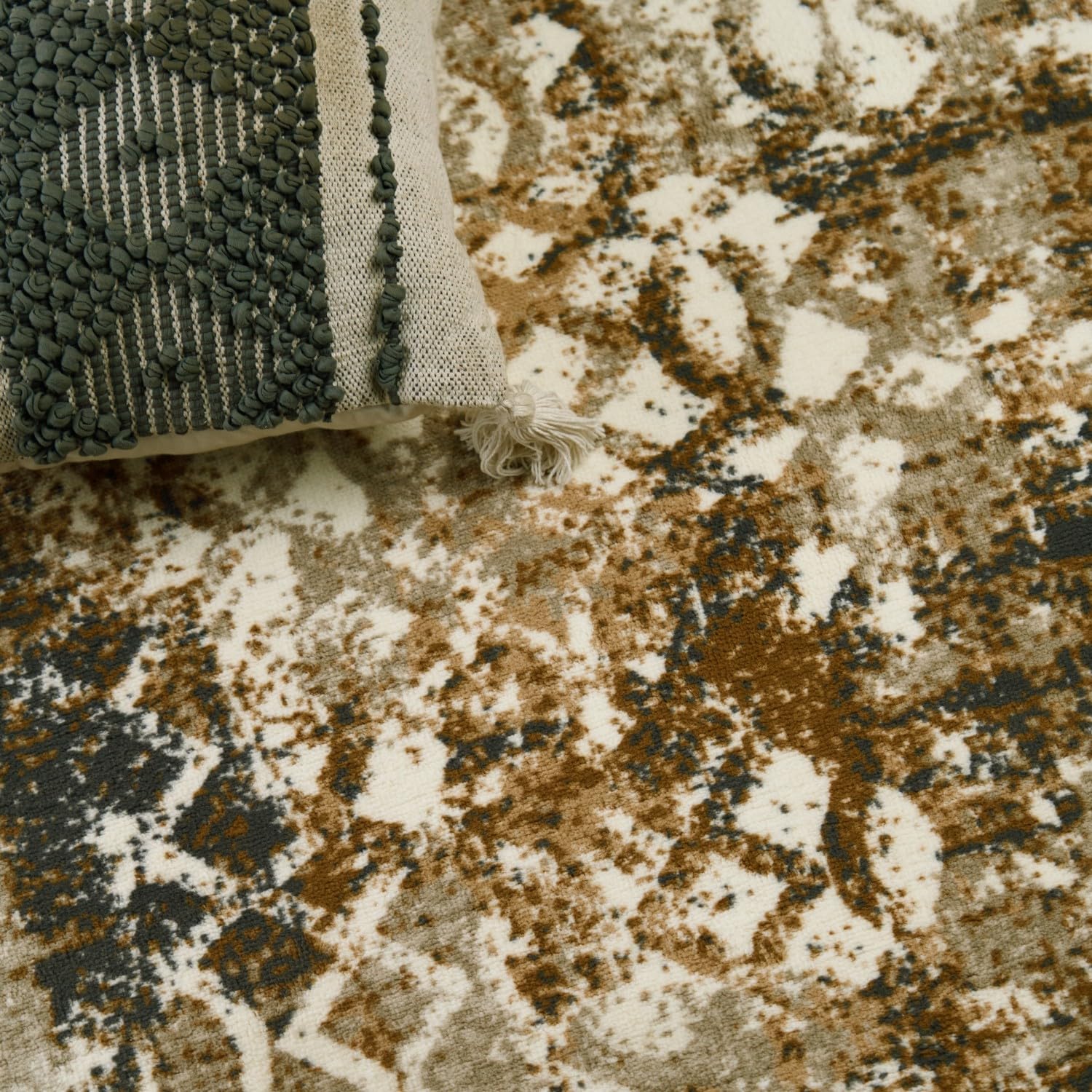 Welspun Wonder-Full Polyster Carpet-Brown