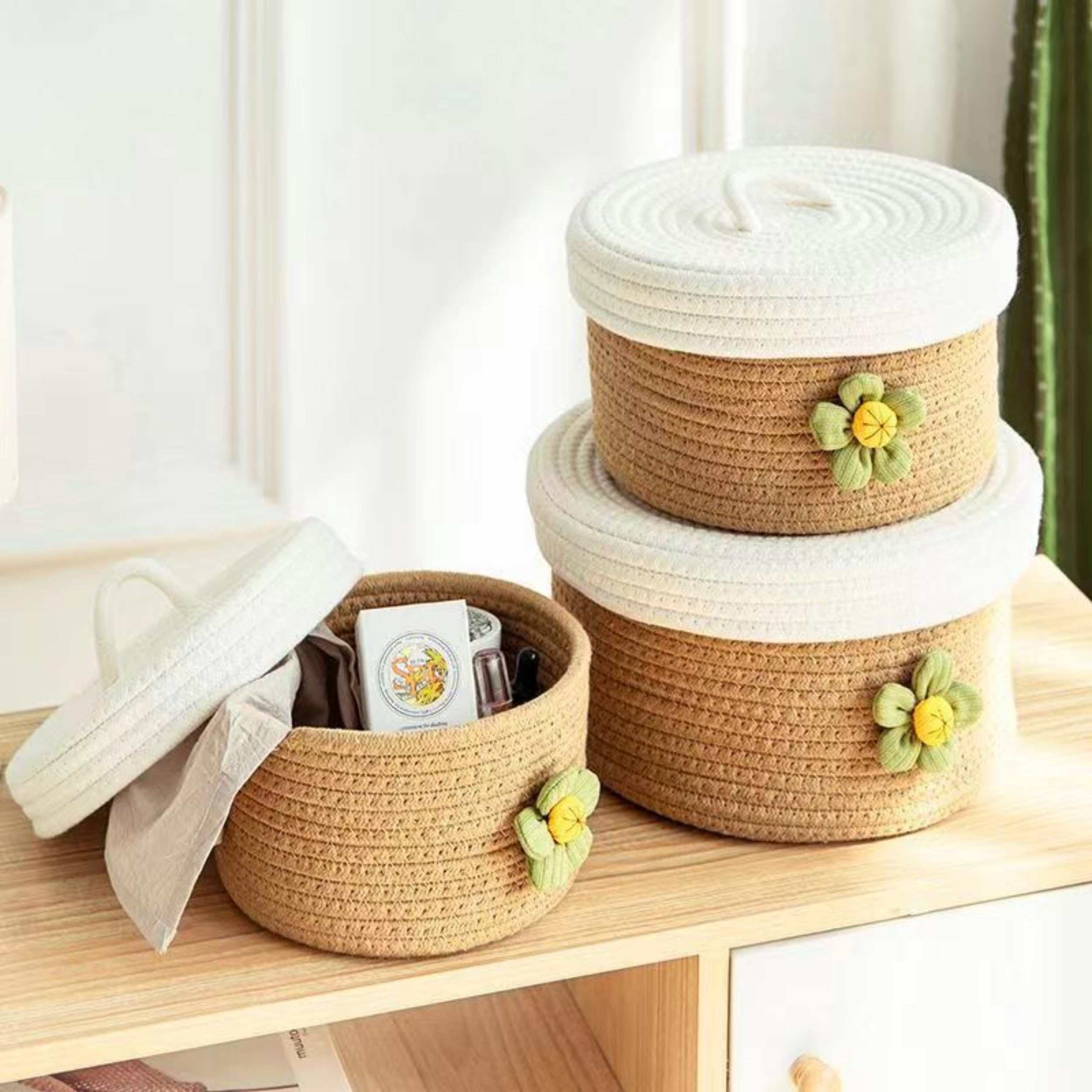 A Set Of Three Large Covered Storage Baskets, Handmade Woven Fresh Style Desktop Decoration, Organizing Household Miscellaneous
