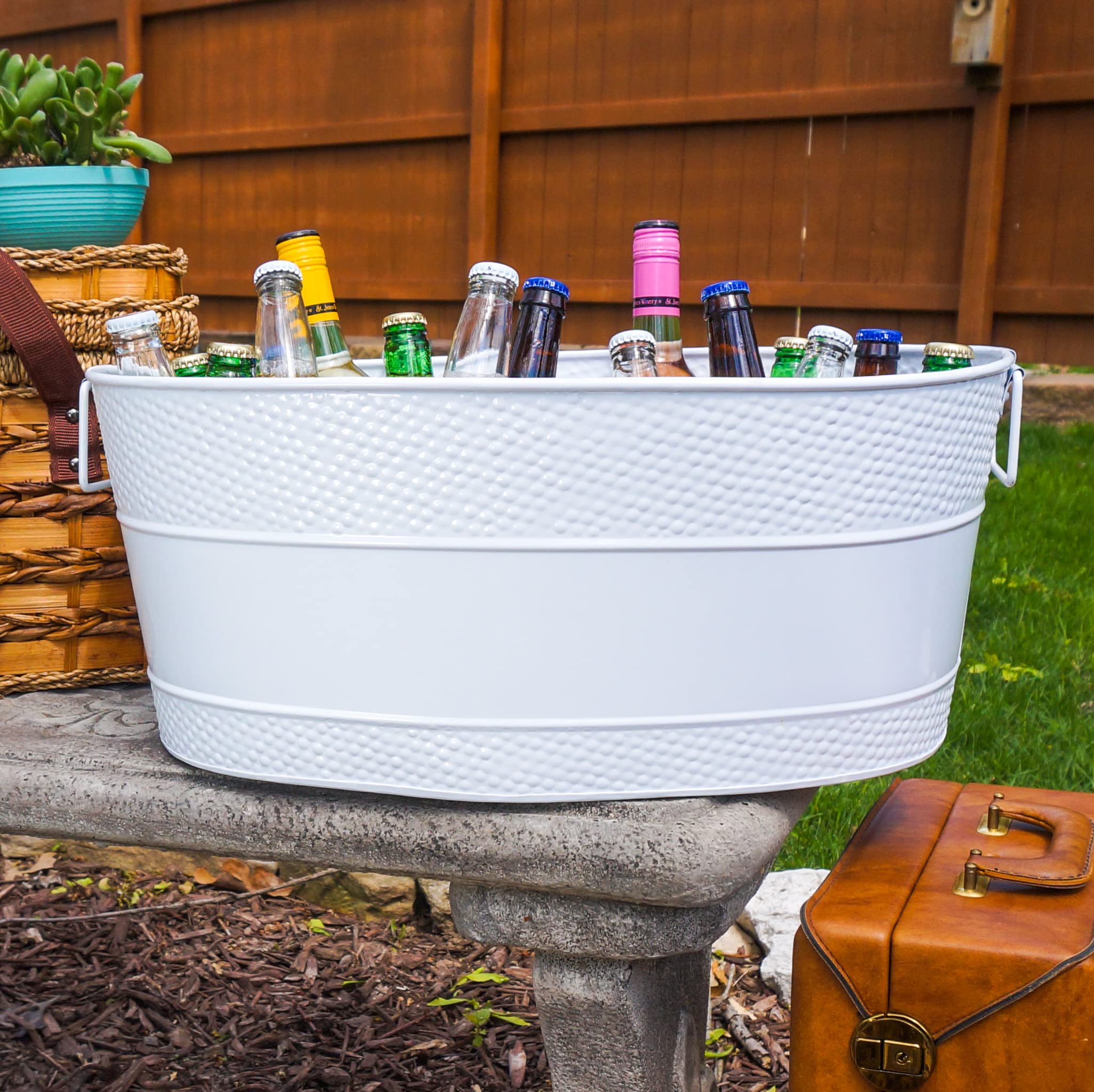 BREKX Modern White Aspen Galvanized Metal Ice and Drink Bucket  Beverage Tub for Parties  25-Quart