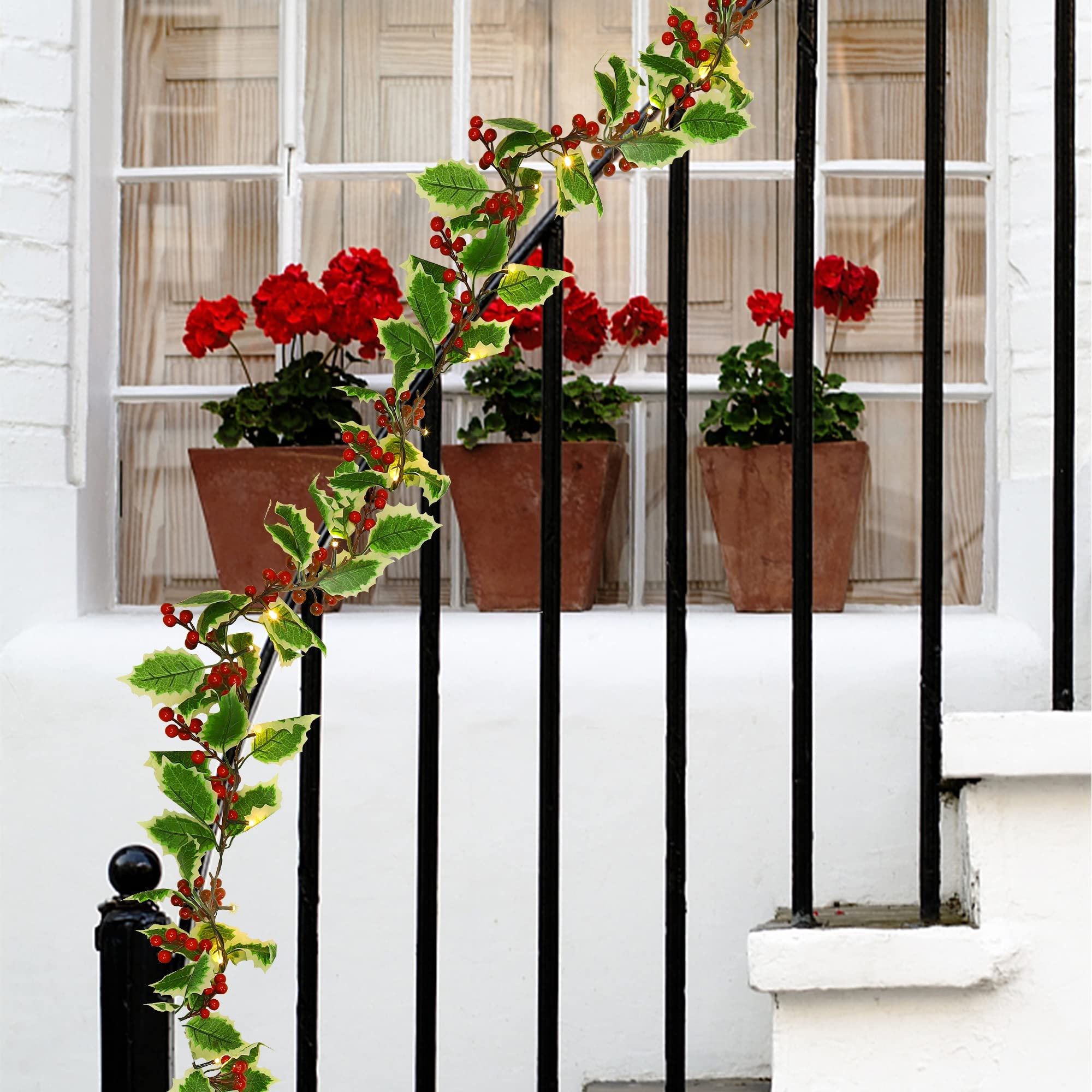 Juegoal Christmas Garland, 9FT Pre-lit Red Berries & Holly Leaves Garlands, Artificial Lighted Berry Garland Battery Operated wi
