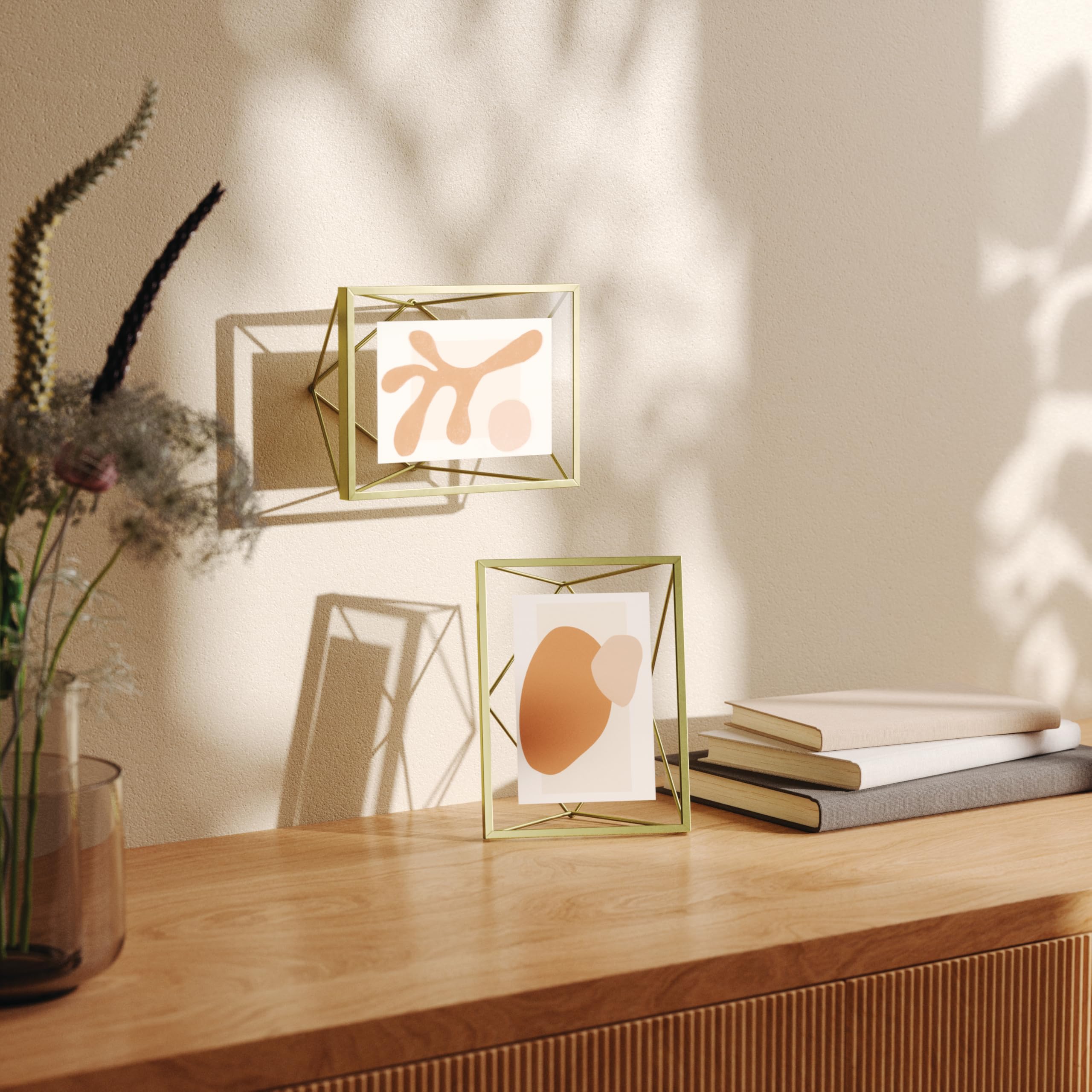 Umbra Prisma Picture Frame, 4x6 Metal Photo Display for Desk or Wall, 4 x 6, Brass