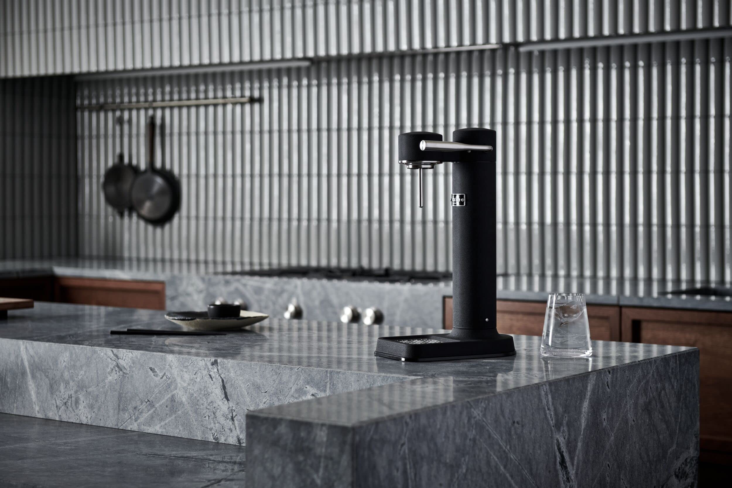 aarke - carbonator III Premium carbonator-Sparkling & Seltzer Water Maker-Soda Maker with PET Bottle (Matte Black)