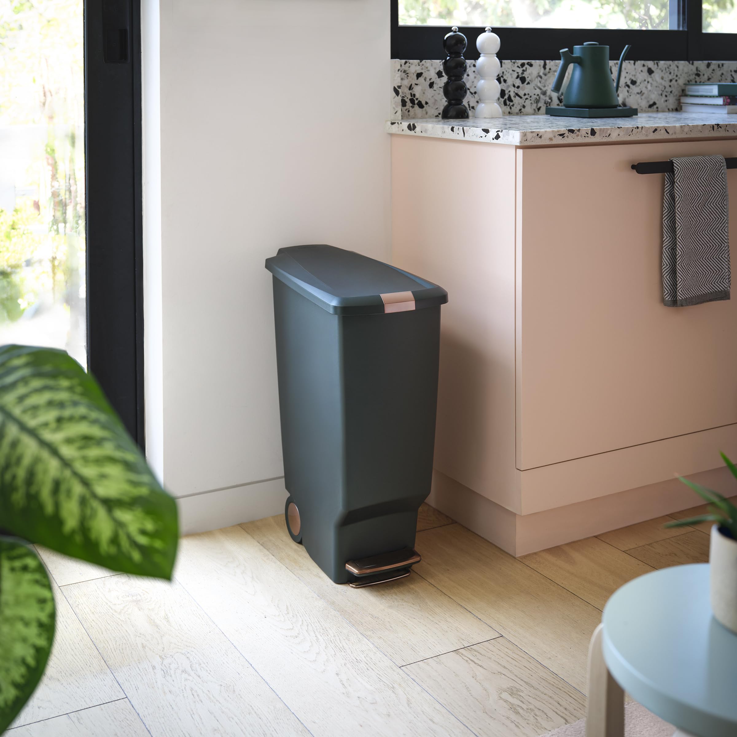 simplehuman 40 Liter / 10.6 Gallon Hybrid Slim Kitchen Step Trash Can with Secure Slide Lock, Hunter Plastic