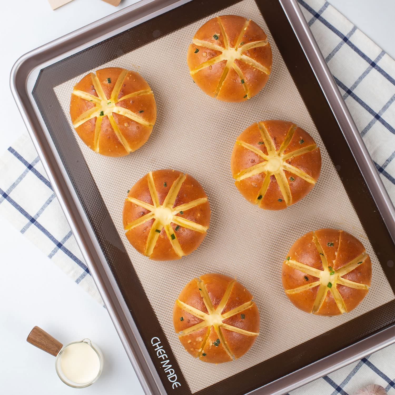 Chefmade 15-Inch Silicone Baking Mat With Measurements, Non-Stick Heat Resistant Rolling Dough Mat, For Pastry,Pizza, Fondant An