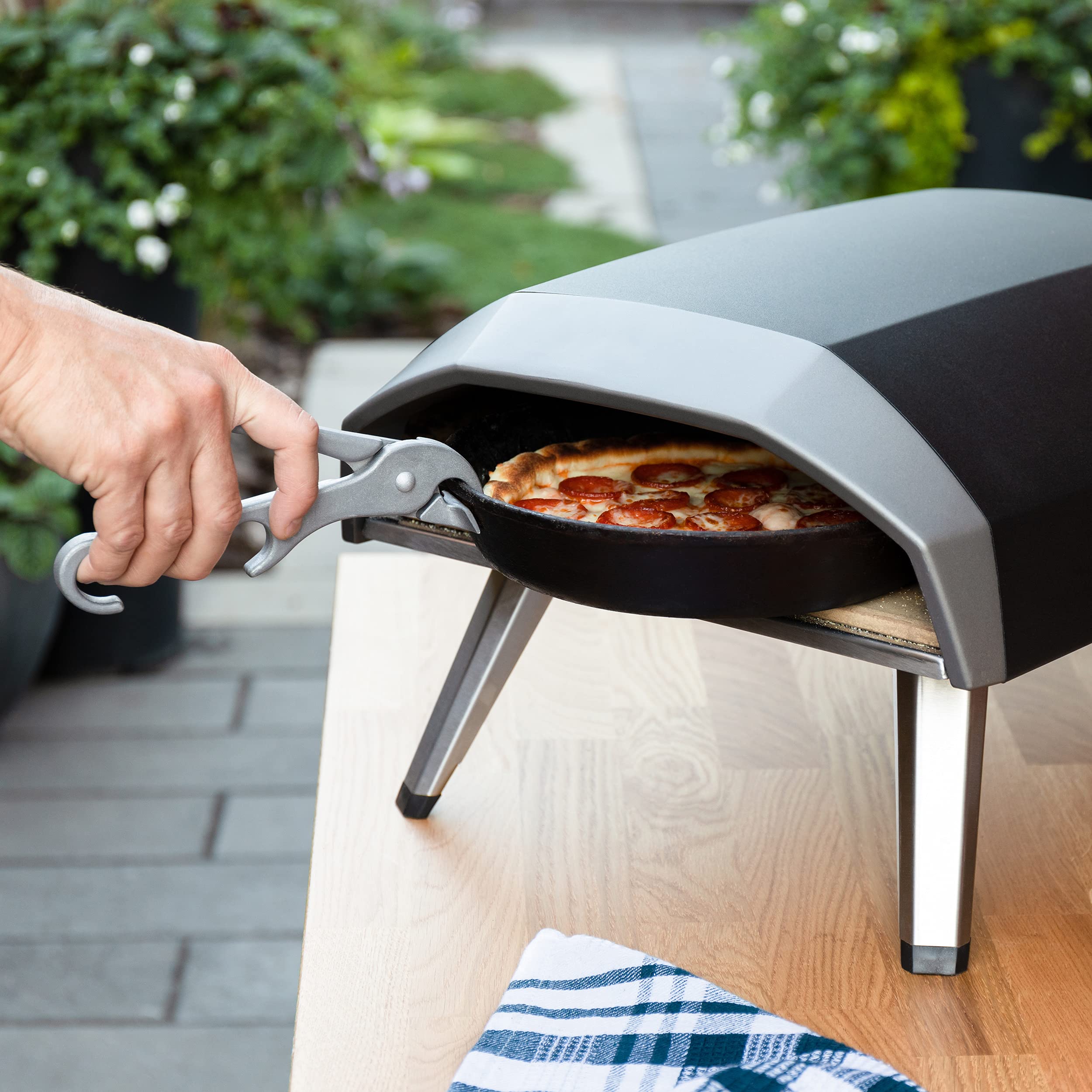 Chef Pomodoro Premium Pizza Pan Gripper, 8-Inch Cast Aluminum, Deep Dish Heavy Duty Pans, Gripper Clip Tongs For Oven Microwave