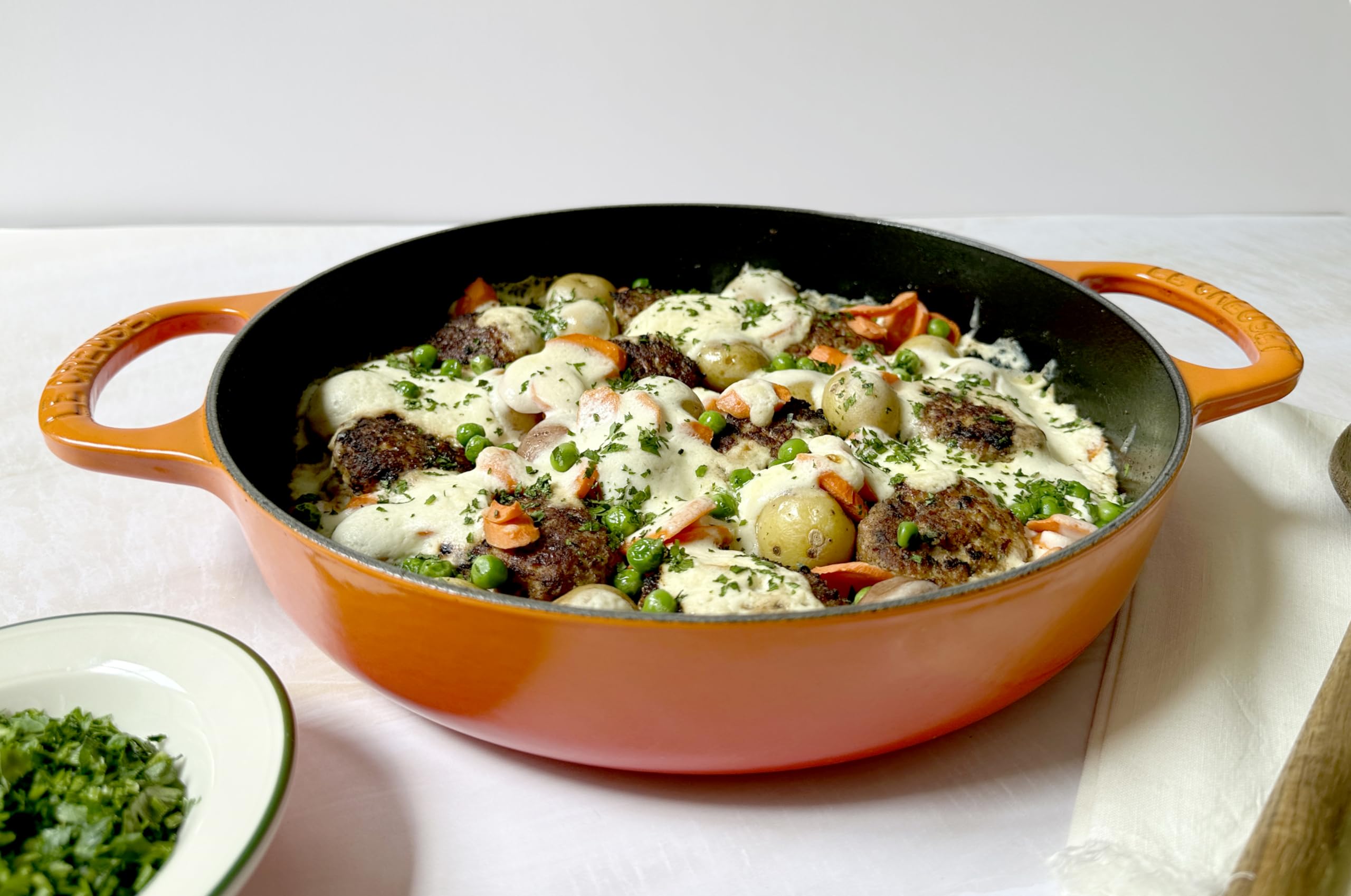 Le Creuset Signature Cast Iron Everyday Pan, 11'', Oyster