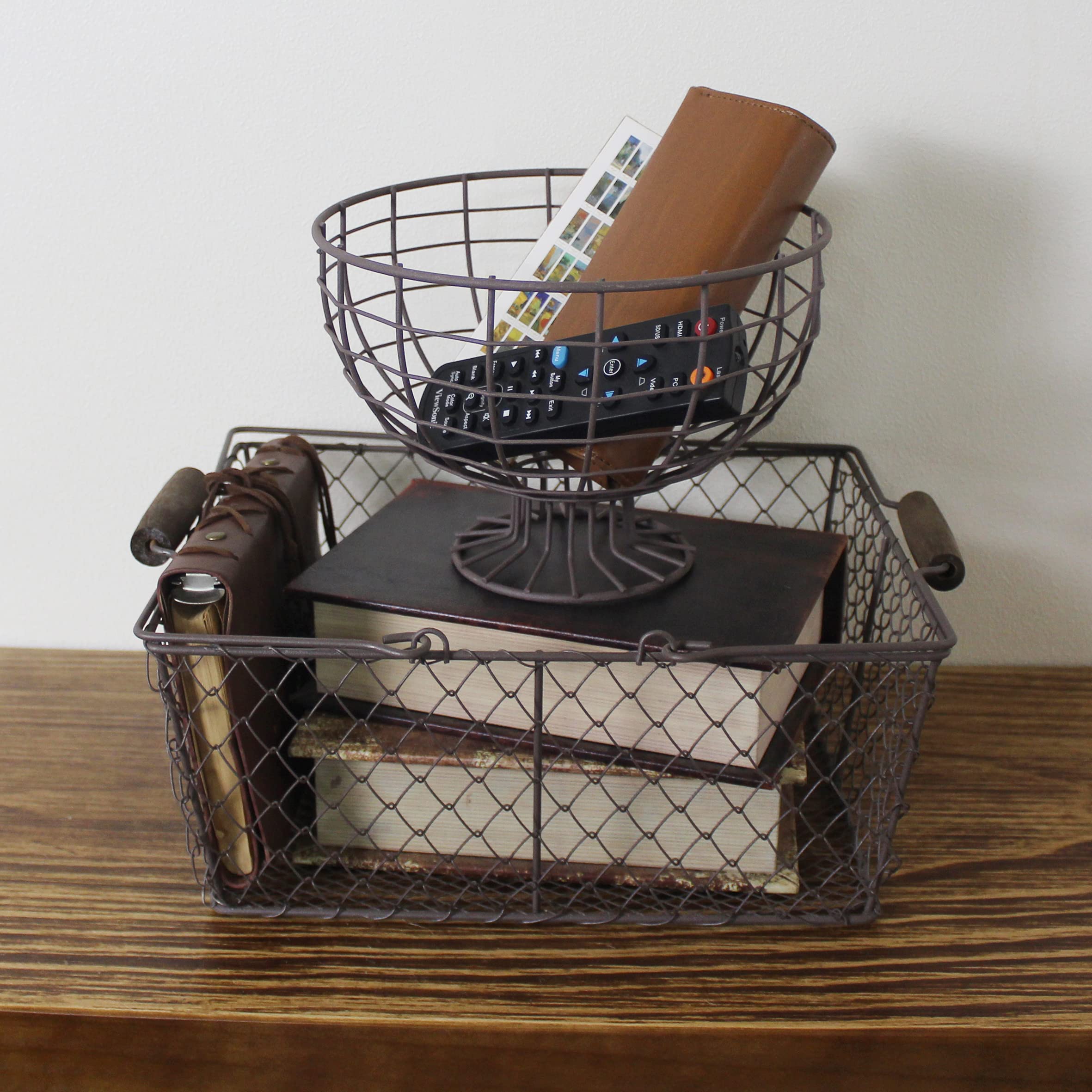 Cvhomedeco. Metal Wire Round Egg Basket With Pedestal Counter Top Fruit Bowl Storage For Kitchen Home. Rusty