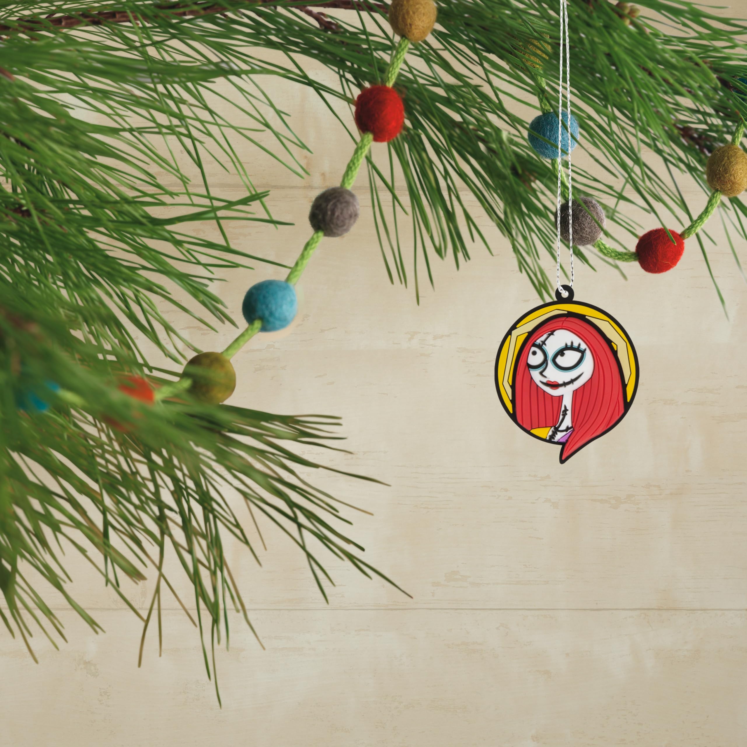Hallmark Disney Tim Burtons Nightmare Before Christmas 5 Miniature Christmas Tree Topper and Mini Ornaments, Set of 5, Shatterp