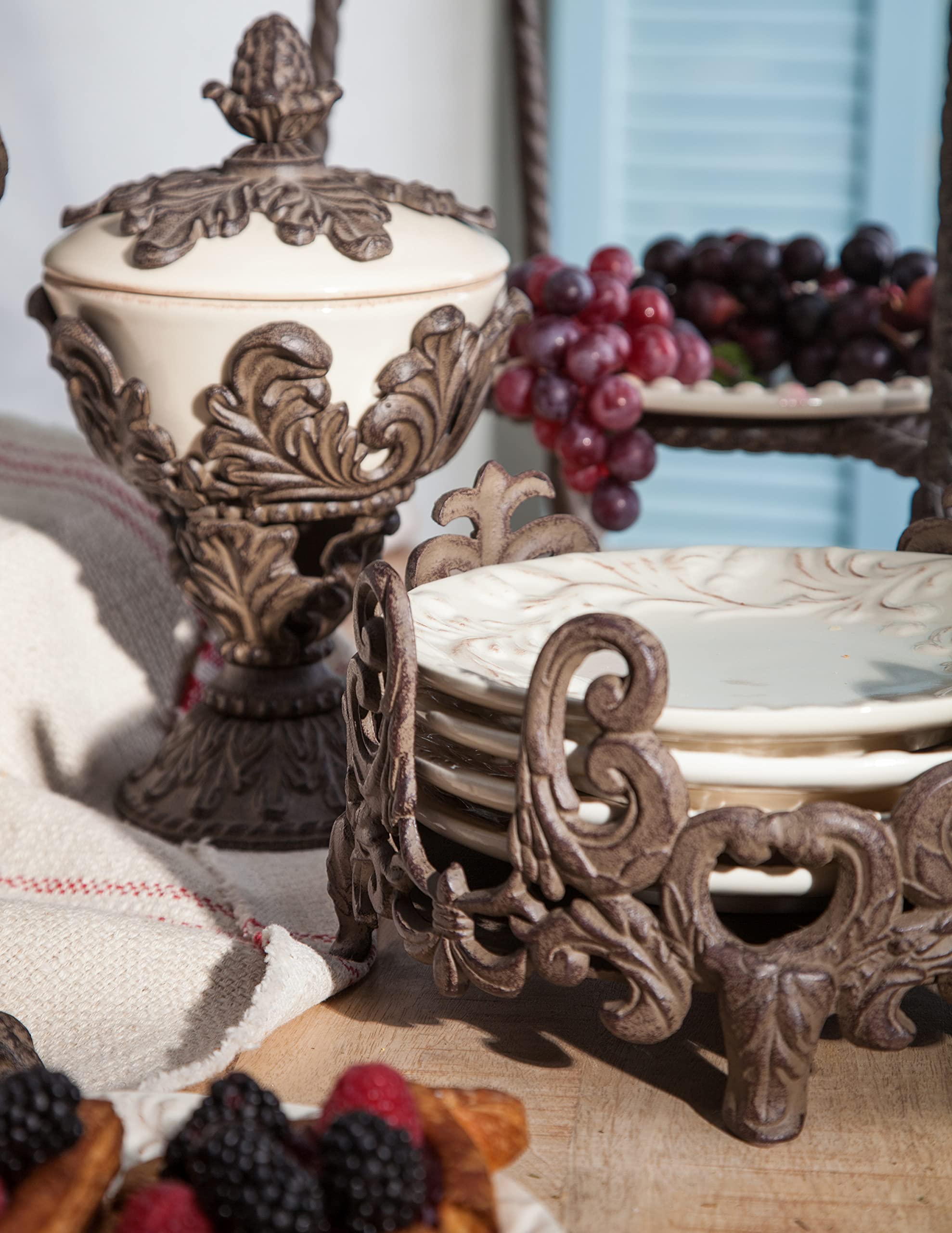 Gg Collection Acanthus Leaf Snack Bowl