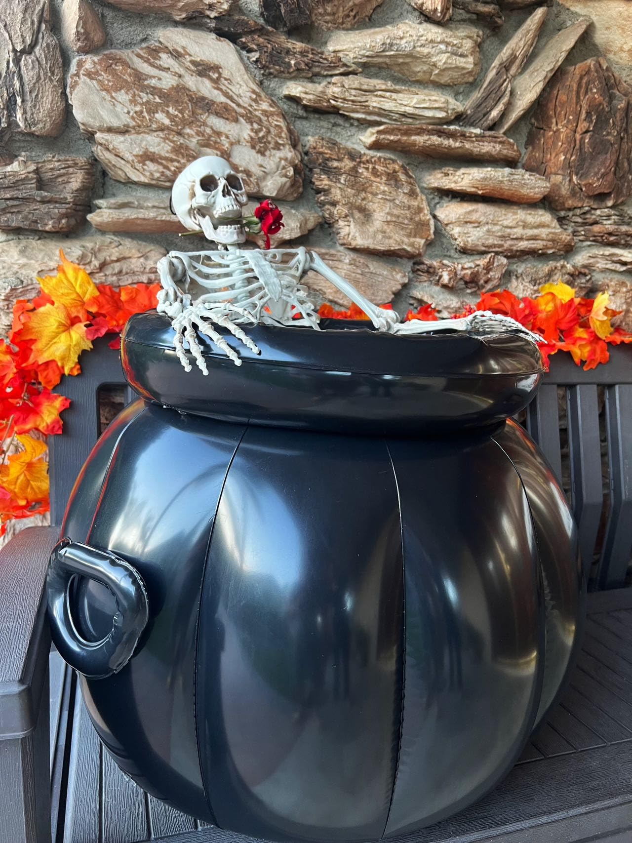 Giftexpress 22X18 Inch Large Inflatable Halloween Cauldron Drink Cooler, St Patrick Cauldron Pot Of Gold, Beverage Holder, Candy