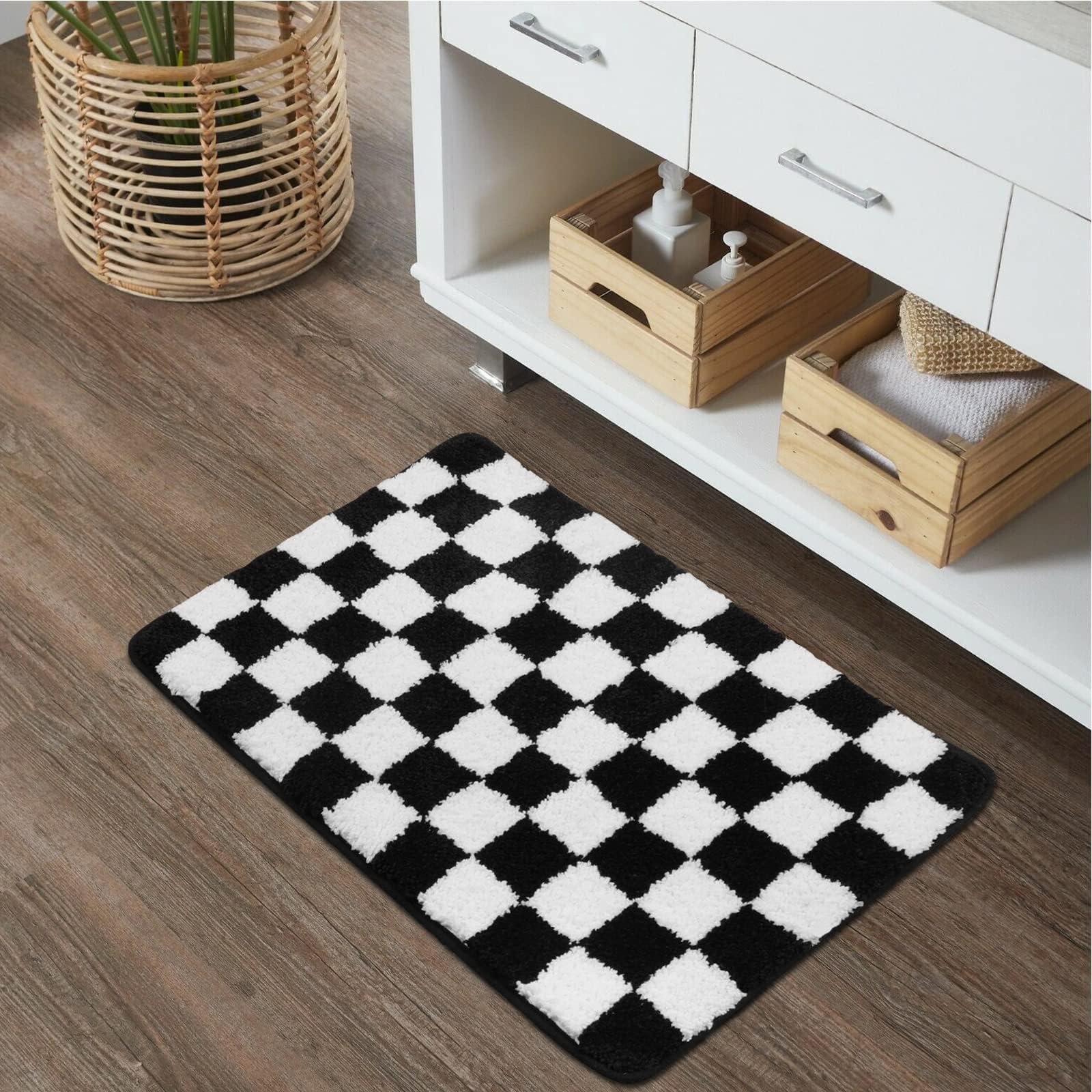 Uphome Bath Mats for Bathroom, Black and White Checkered Machine Washable Bathroom Rug Non Slip, 18x26 Water Absorbent Soft Micr