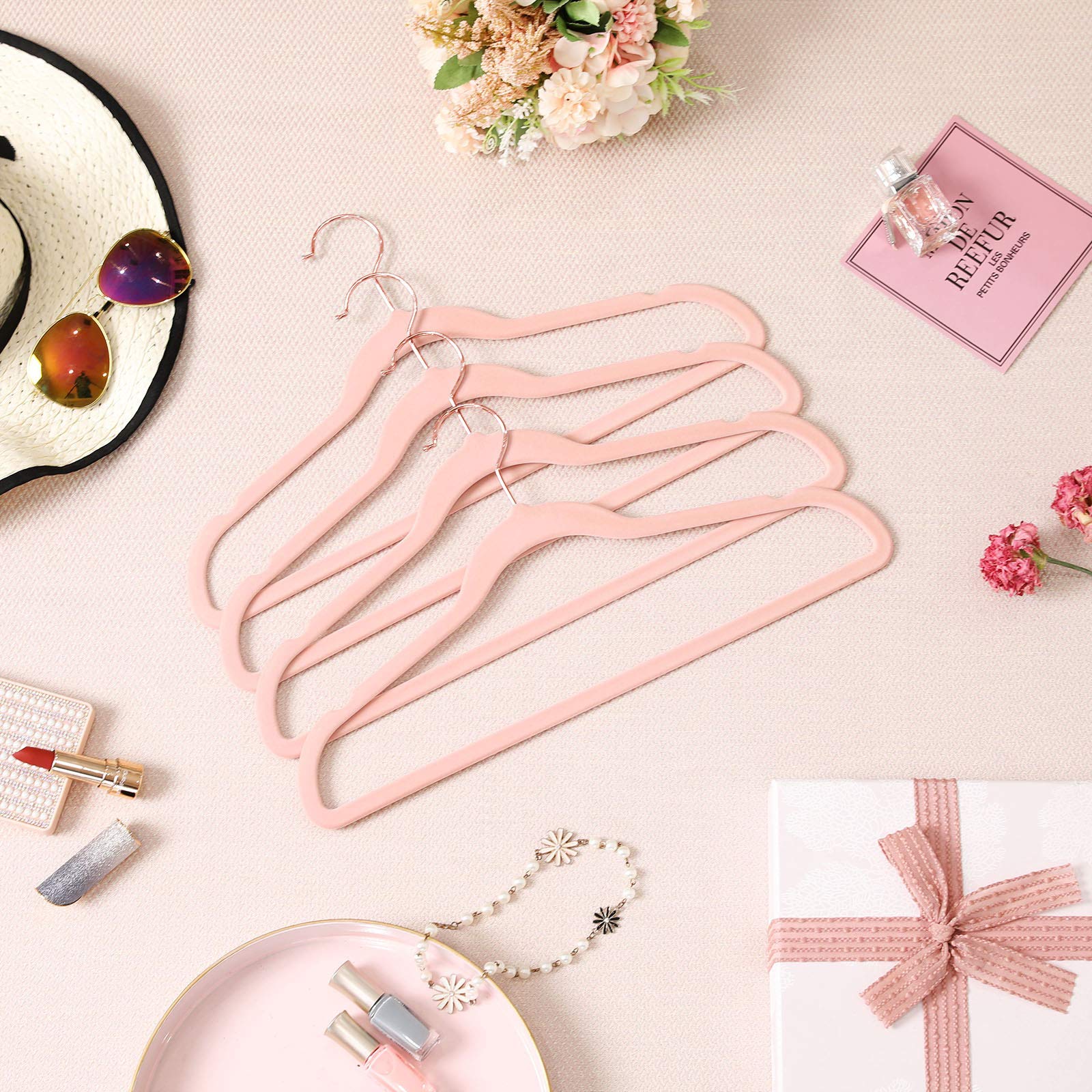 Songmics Velvet Hangers 50 Pack, Non-Slip Hangers With Rose Gold-Colored Swivel Hooks, Slim Space-Saving Hangers, Velvet Hangers