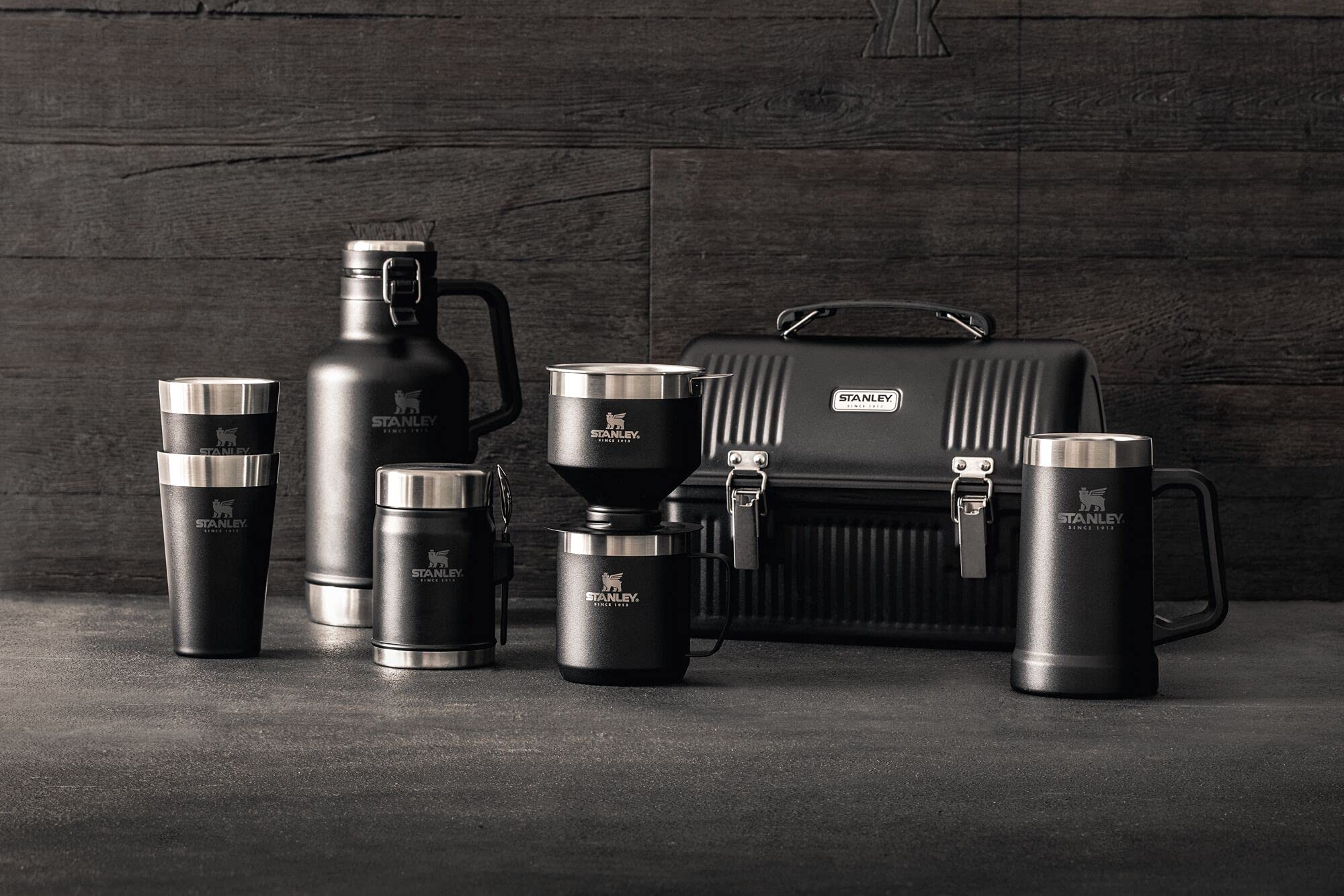 Stanley Classic 10Qt Lunch Box - Large Lunchbox - Fits Meals, Containers, Thermos - Easy To Carry, Built To Last - Matte Black