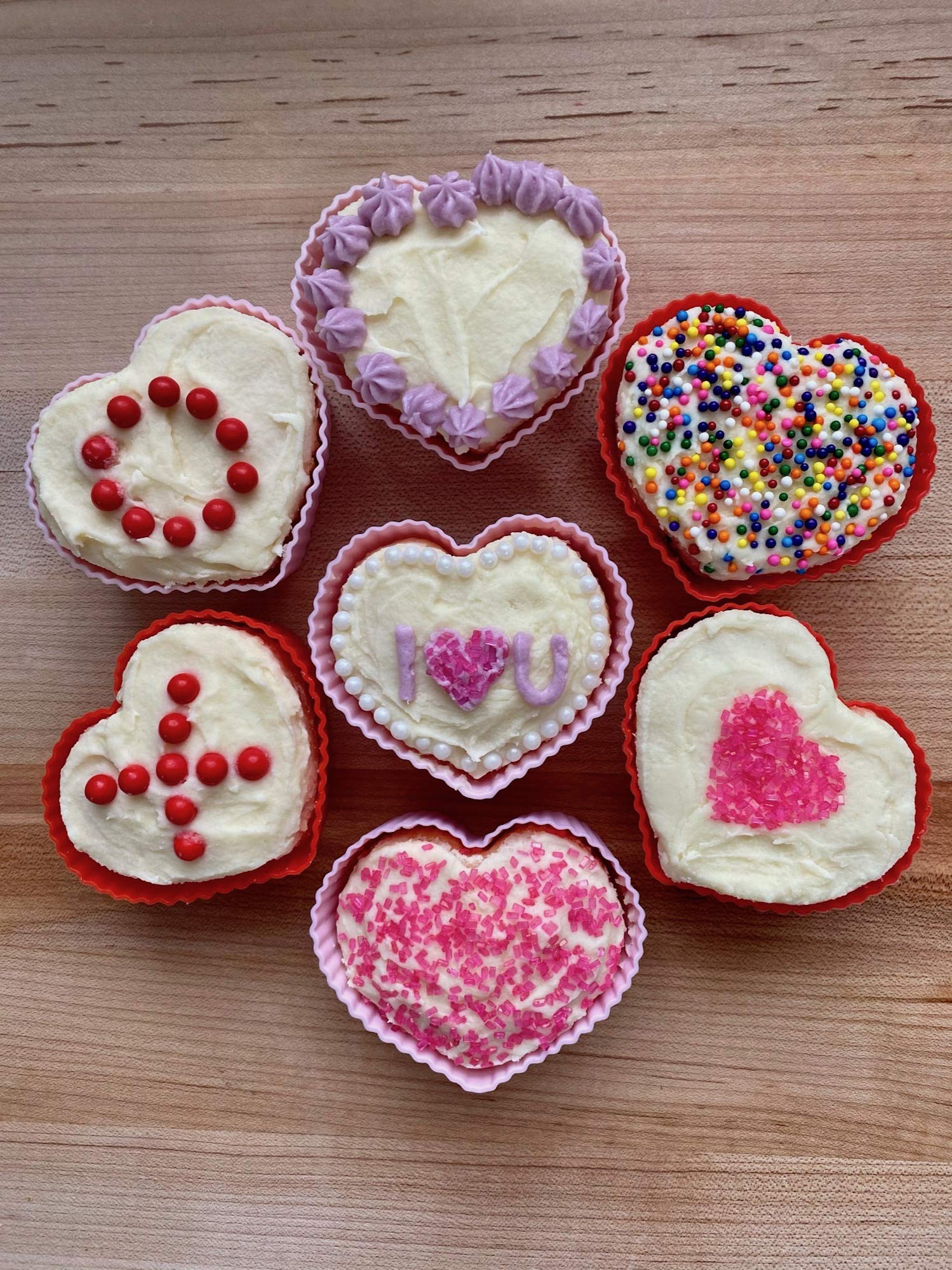 Fox Run Heart Silicone Muffin And Cupcake Liners, Set Of 12 Standard Size Wrappers