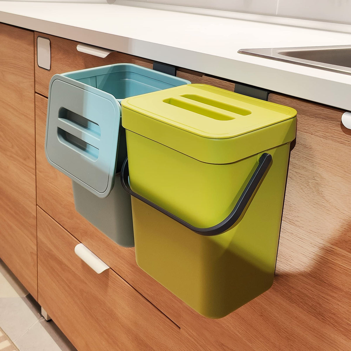Stonespace Small Kitchen Trash Can With Lid, Compost Bin Indoor Kitchen Sealed, Under Sink Trash Can, 5 L/1.3 Gallon Plastic Tra