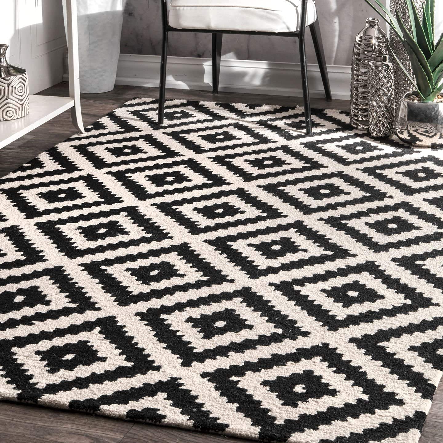 Carpetify Handmade Embossed Woolen Area Rug For Bedroom, Living Room, Kids Room (4X4 Feet Square, Black & White, Wool)