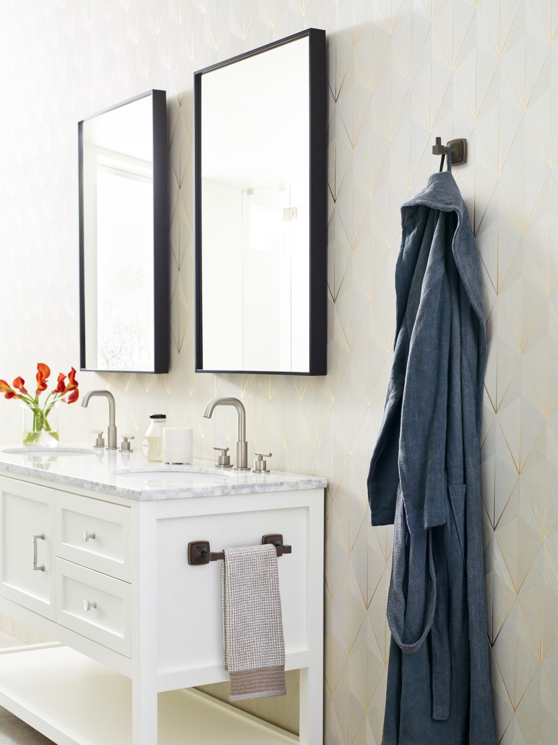 Amerock Stature Oil-Rubbed Bronze 8 Inch (203Mm) Towel Bar, Bh36095Orb