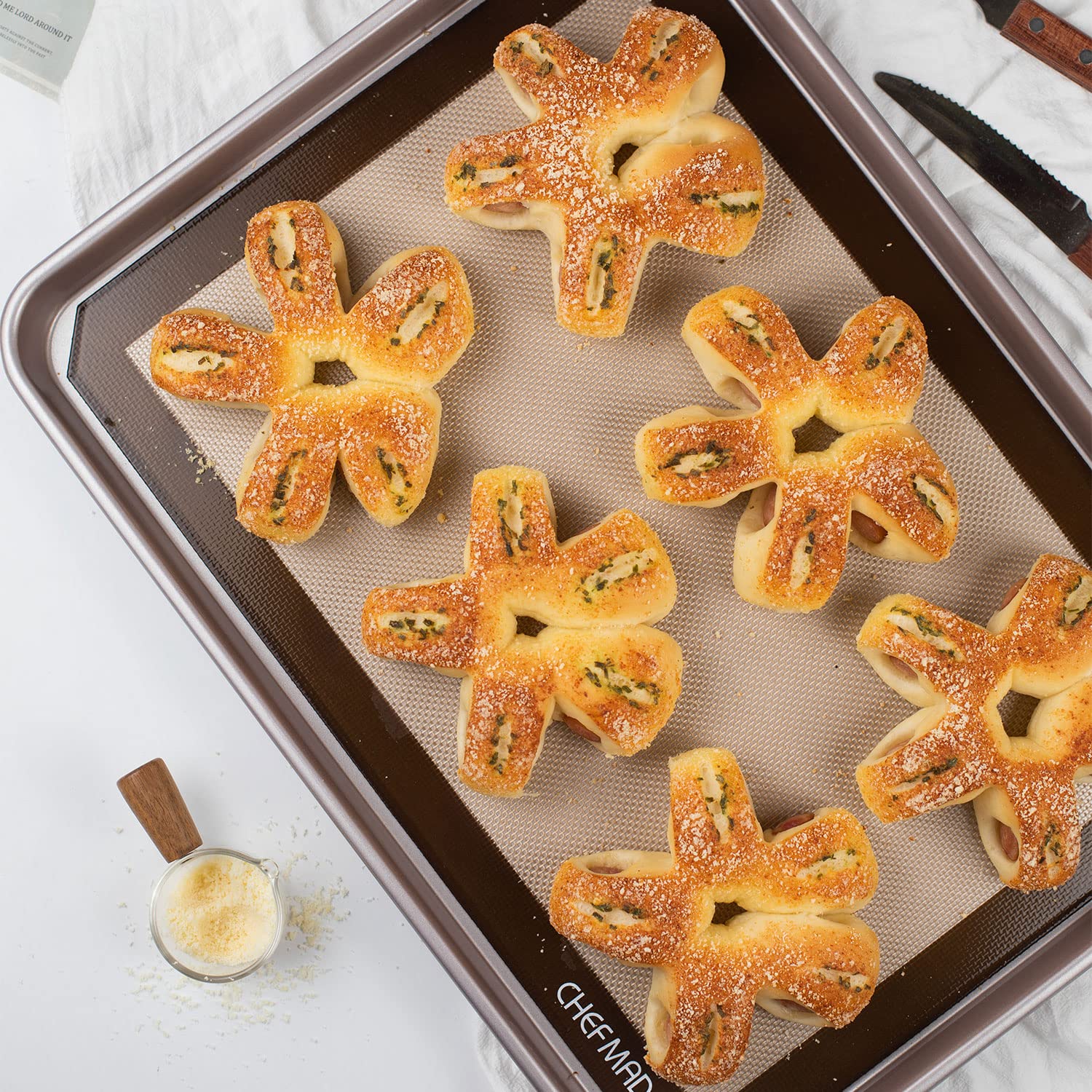 Chefmade 17-Inch Silicone Baking Mat With Measurements, Non-Stick Heat Resistant Rolling Dough Mat, For Pastry,Pizza, Fondant An