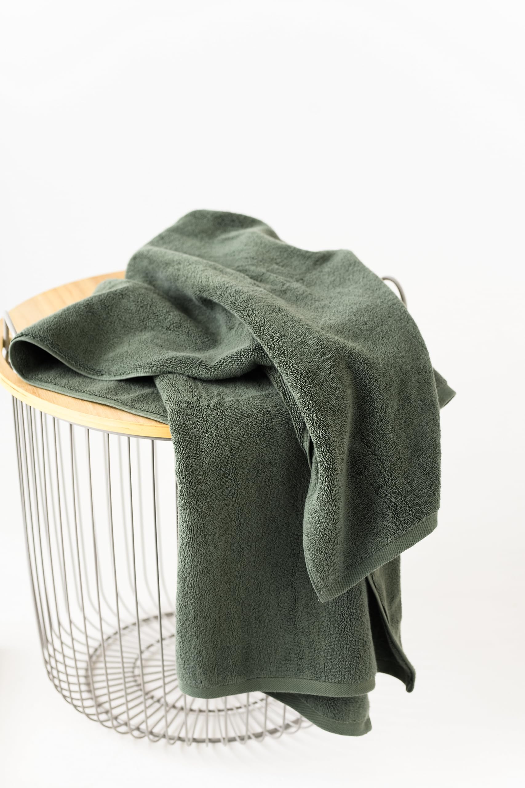Soleil Fine Goods, 4 Piece Bathroom Towel Set, 800Gsm Thick And Borderless 27 X 54 Inches, 100% Cotton Bath Towels, Highly Absor