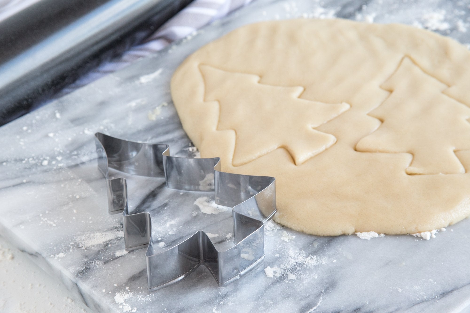 Fox Run Christmas Tree Cookie Cutter, 5-Inch, Stainless Steel