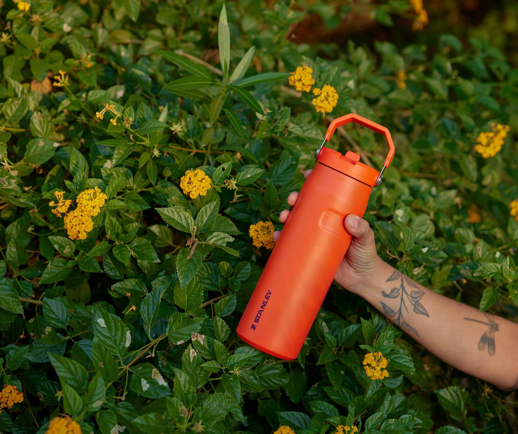 Stanley Iceflow Flip Straw 2.0 Water Bottle 24 Oz | Built-In Straw With Larger Opening | Lightweight & Leak-Resistant | Insulate