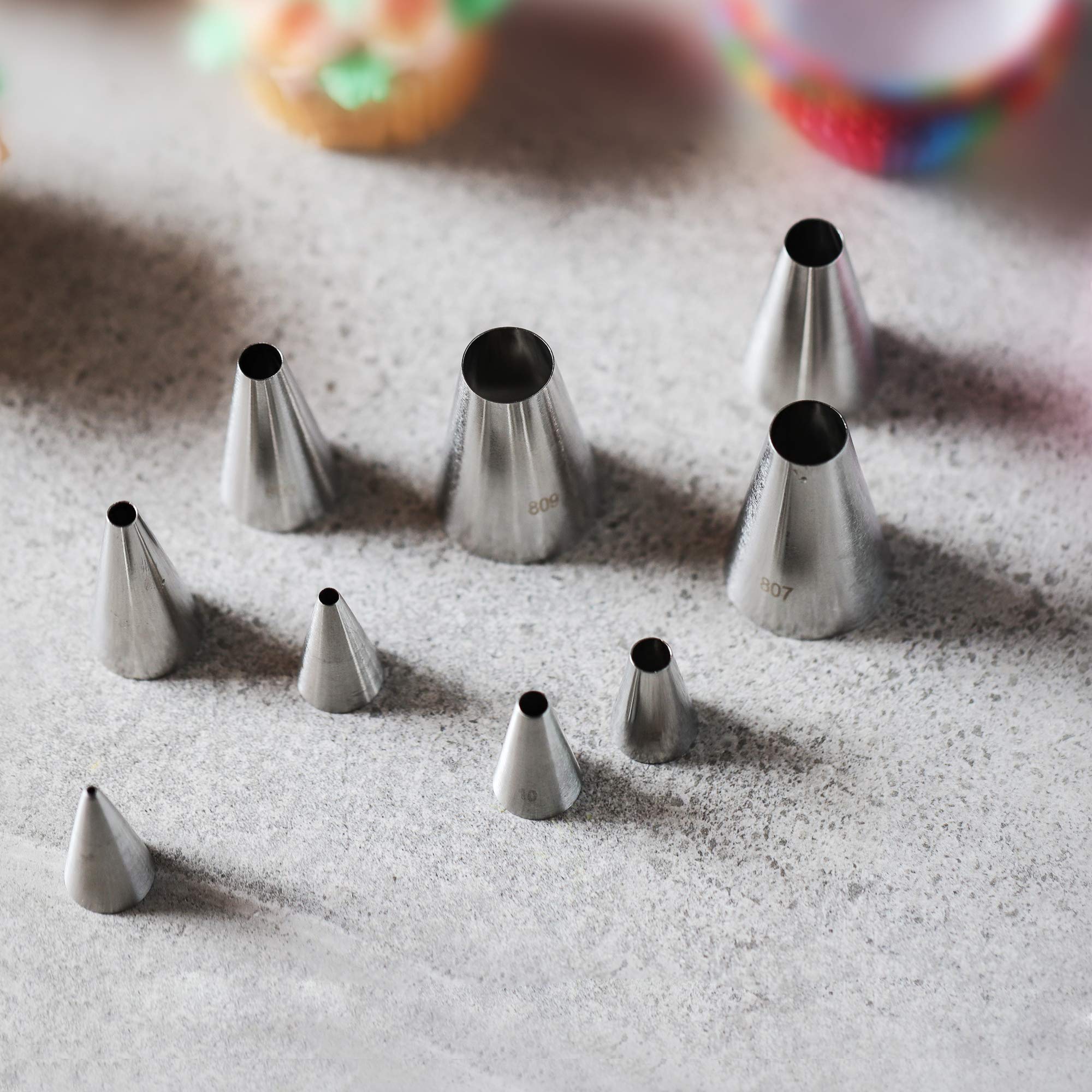 Kayaso 9 Piece Round Piping Tip Set With 20 Disposable Decorating Bags, Stainless Steel Pastry Tips, Graduated Sizes