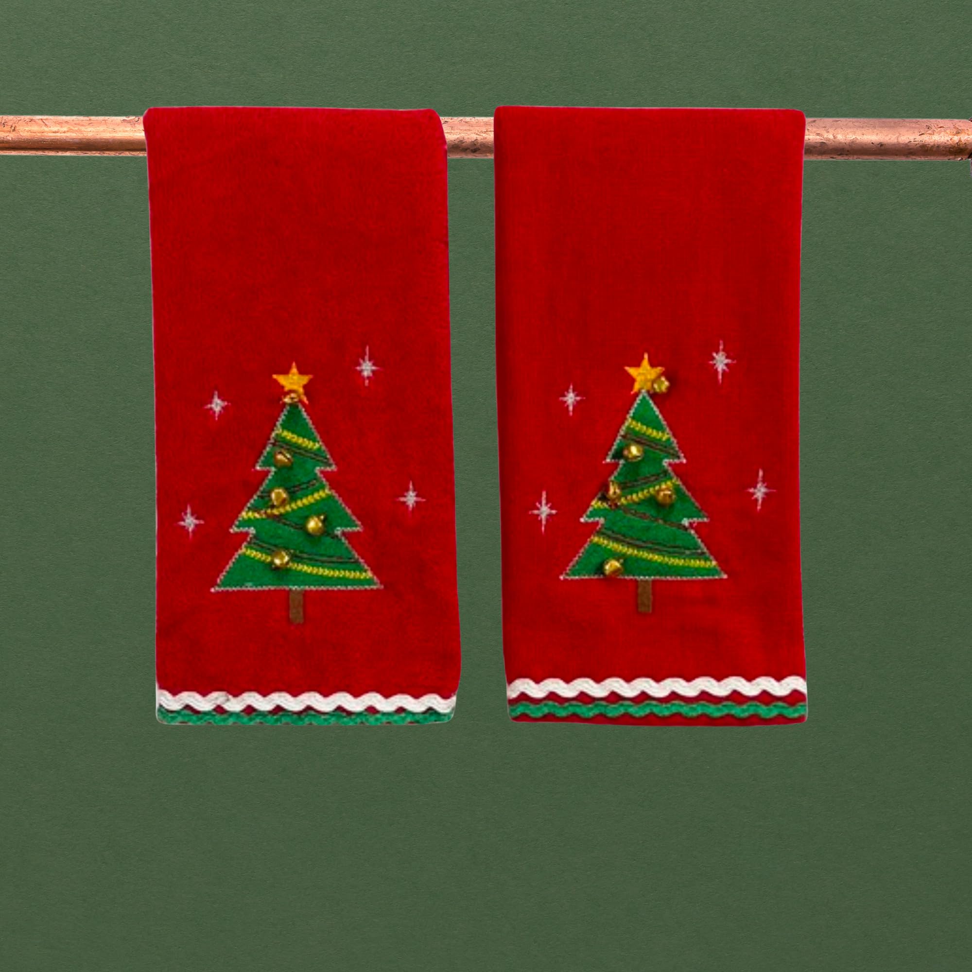 Serafina Home Holiday Christmas Bath Fingertip Towels, Embroidered Christmas Tree With Jingle Bells And Double Stitched Hem On R