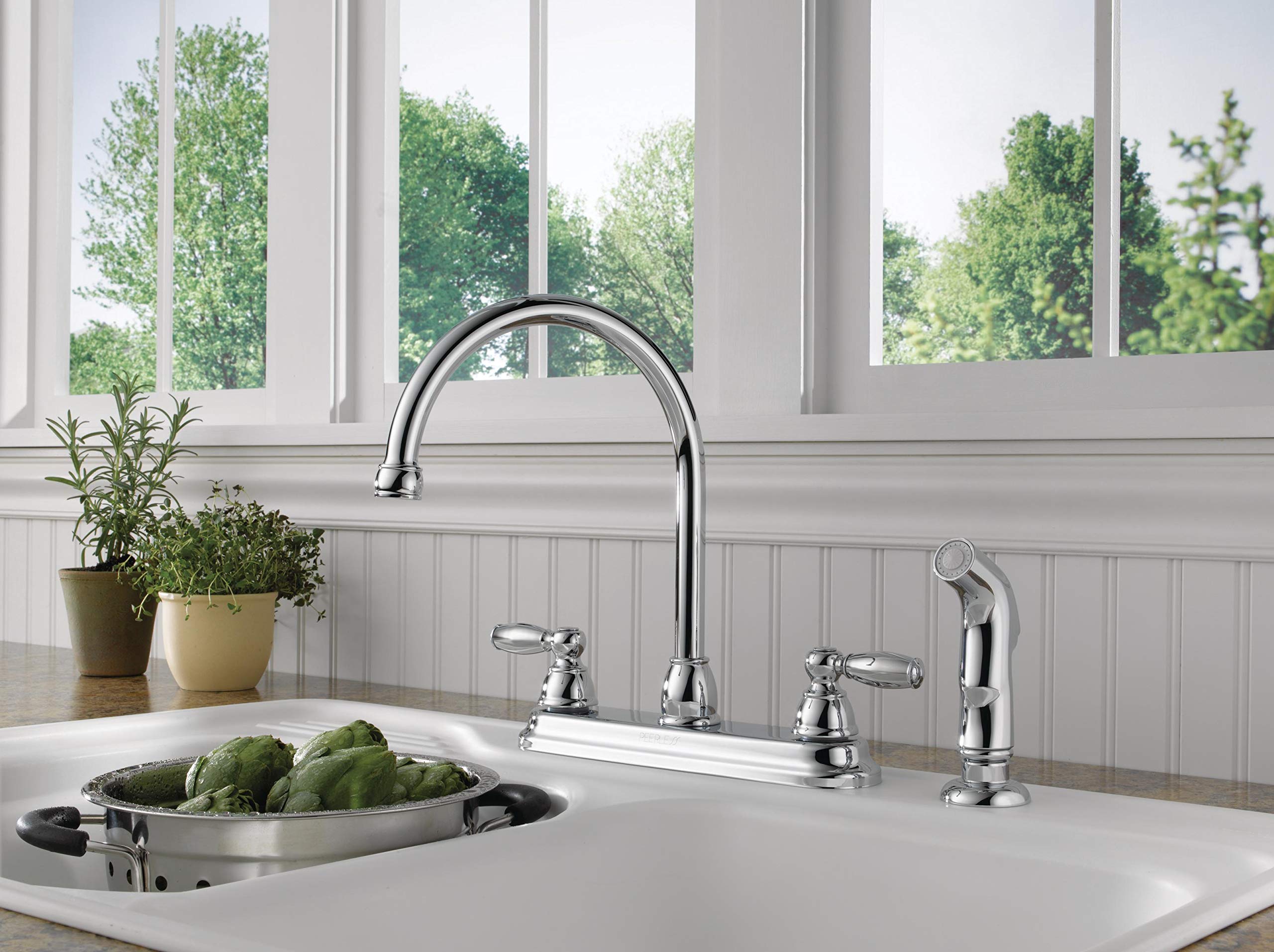 Peerless Claymore 2-Handle Kitchen Sink Faucet With Side Sprayer, Chrome P299575Lf