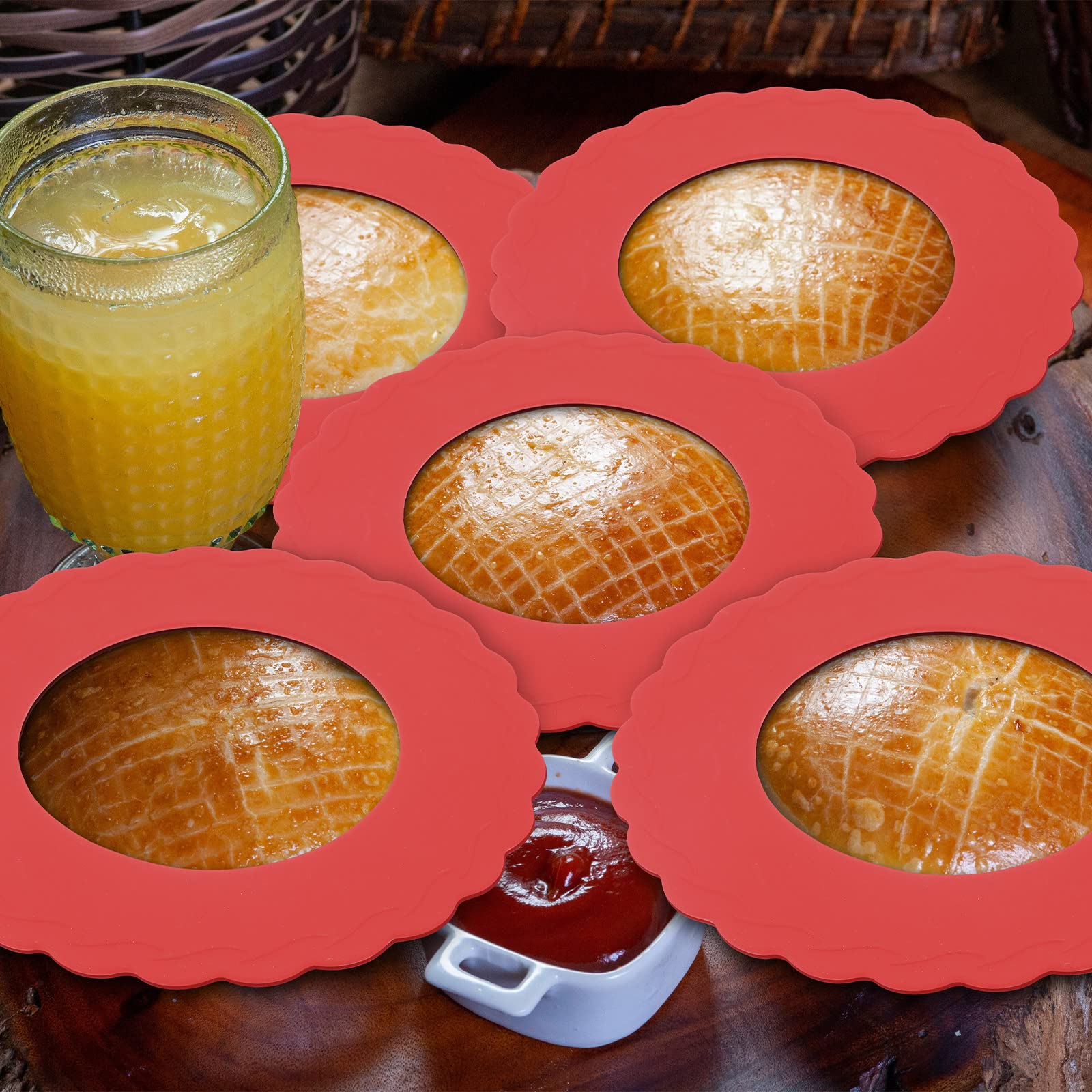 Meanplan Set of 8 Pie Dishes - 4 Mini Nonstick 5" Pans & 4 Silicone Protectors, Red & Black, Model LO-Meanplan-09856