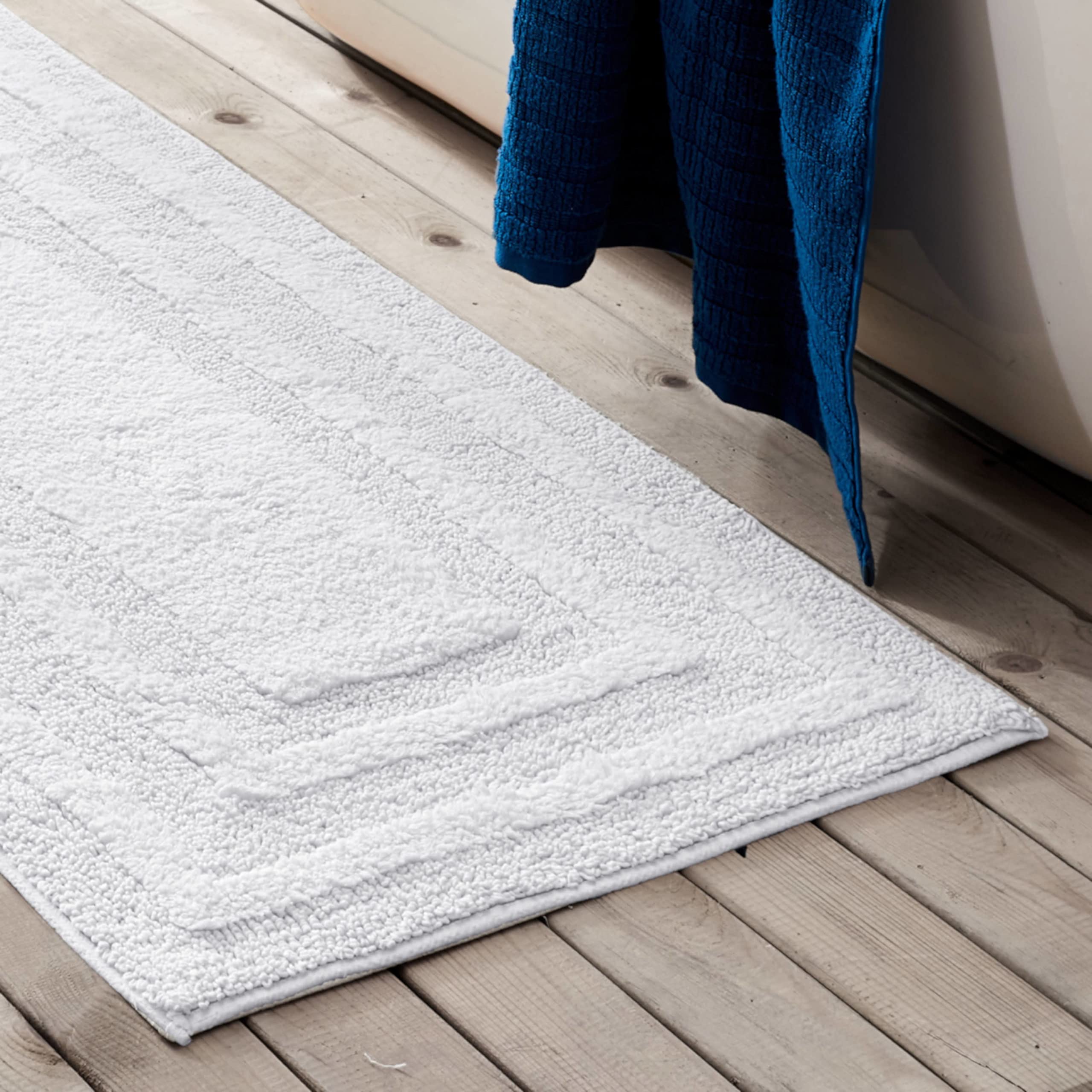 Eddie Bauer - Bathroom Rug Runner, Soft Tufted Cotton Bathroom Decor, Super Absorbent & Quick Dry (Logan White, 60'' X 22'')