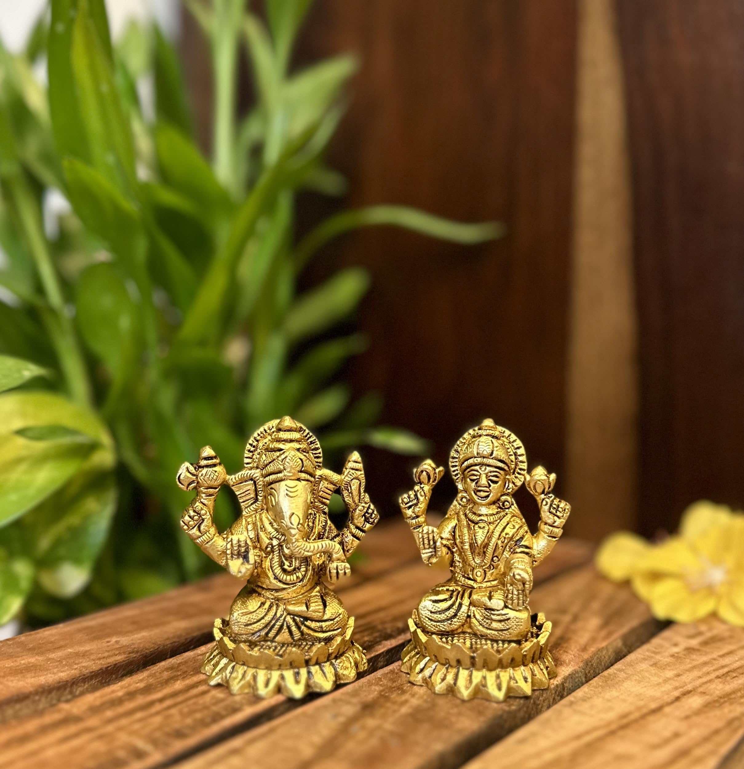 Laya 100% Pure Brass Laxmi Ganesh Idol | Small Lakshmi Ganesha Brass Idol For Home Decor, Pooja, Gifting & Car Dashboard | Laxmi