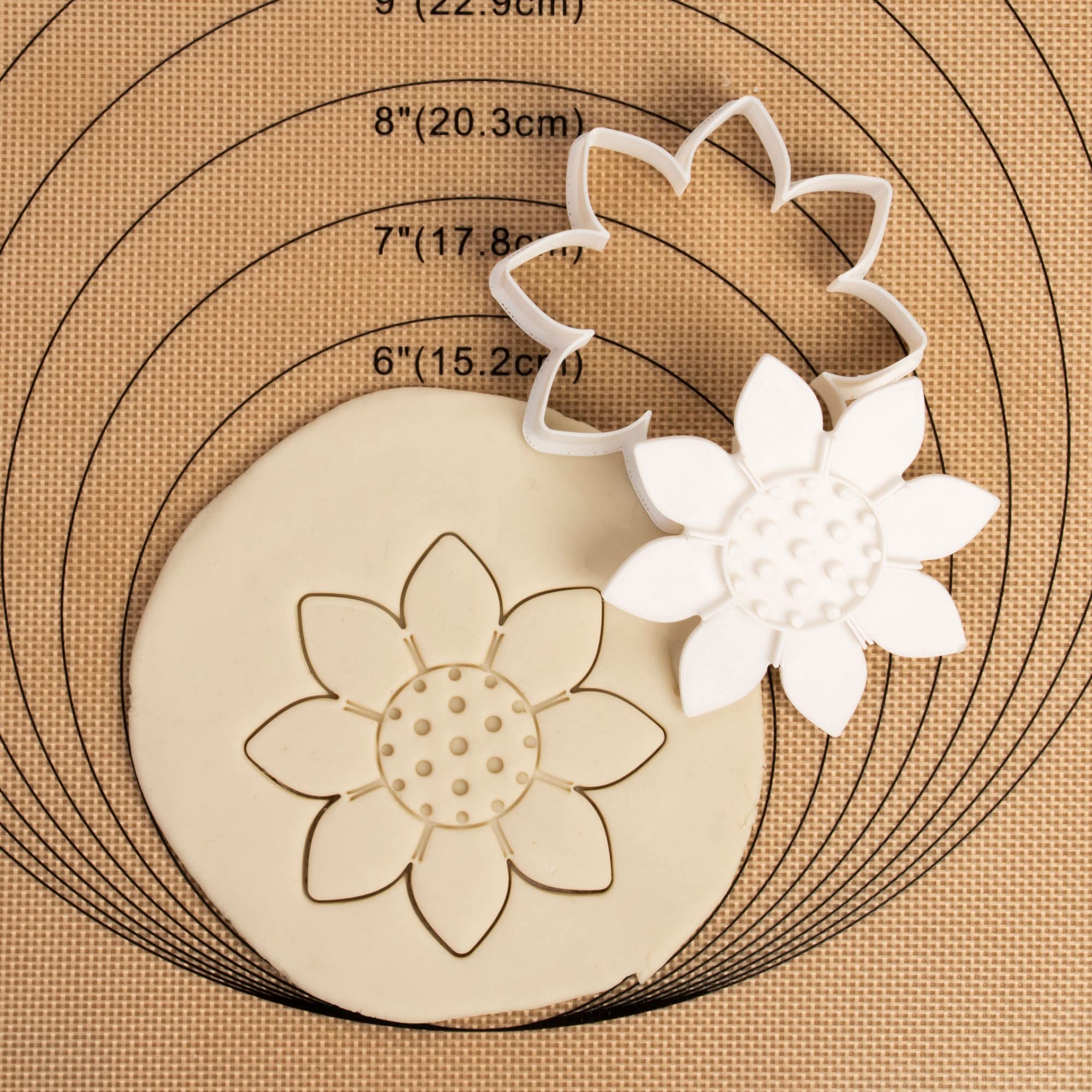 Flycalf Sunflower Cookie Cutter Flower With Plunger Stamps Holiday Pla Baking Accessories Cutter Molds Decorative Party 3.5'' Ki