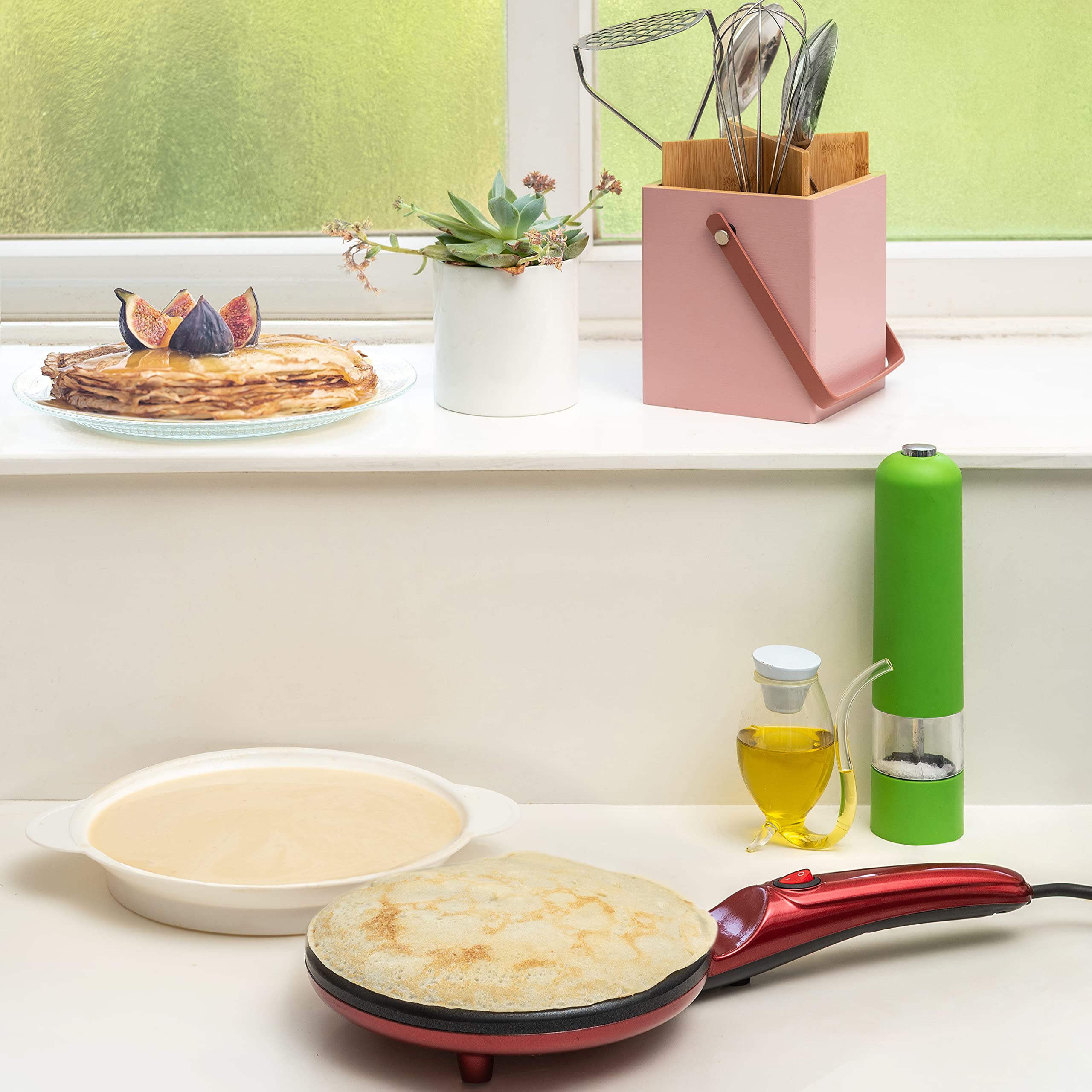Moss & Stone Electric Crepe Maker, Pan Apo Portable Crepe Maker & Hot Plate Cooktop On/Off Switch, Nonstick Coating, Automatic T